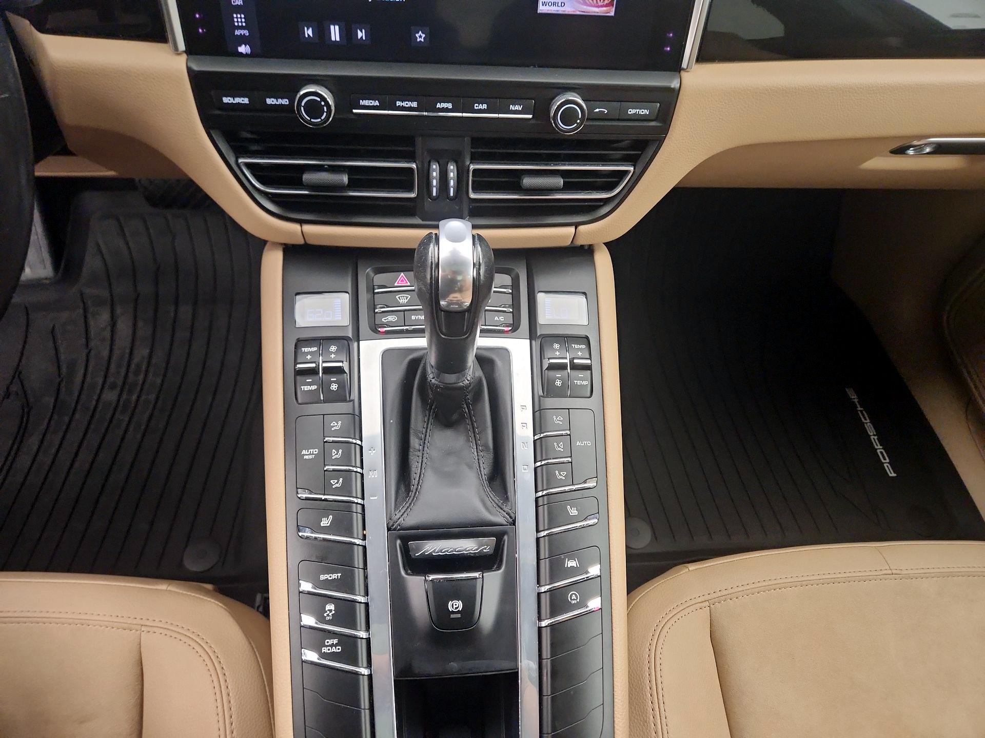 Thumbnail: 2019 Porsche Macan - 18