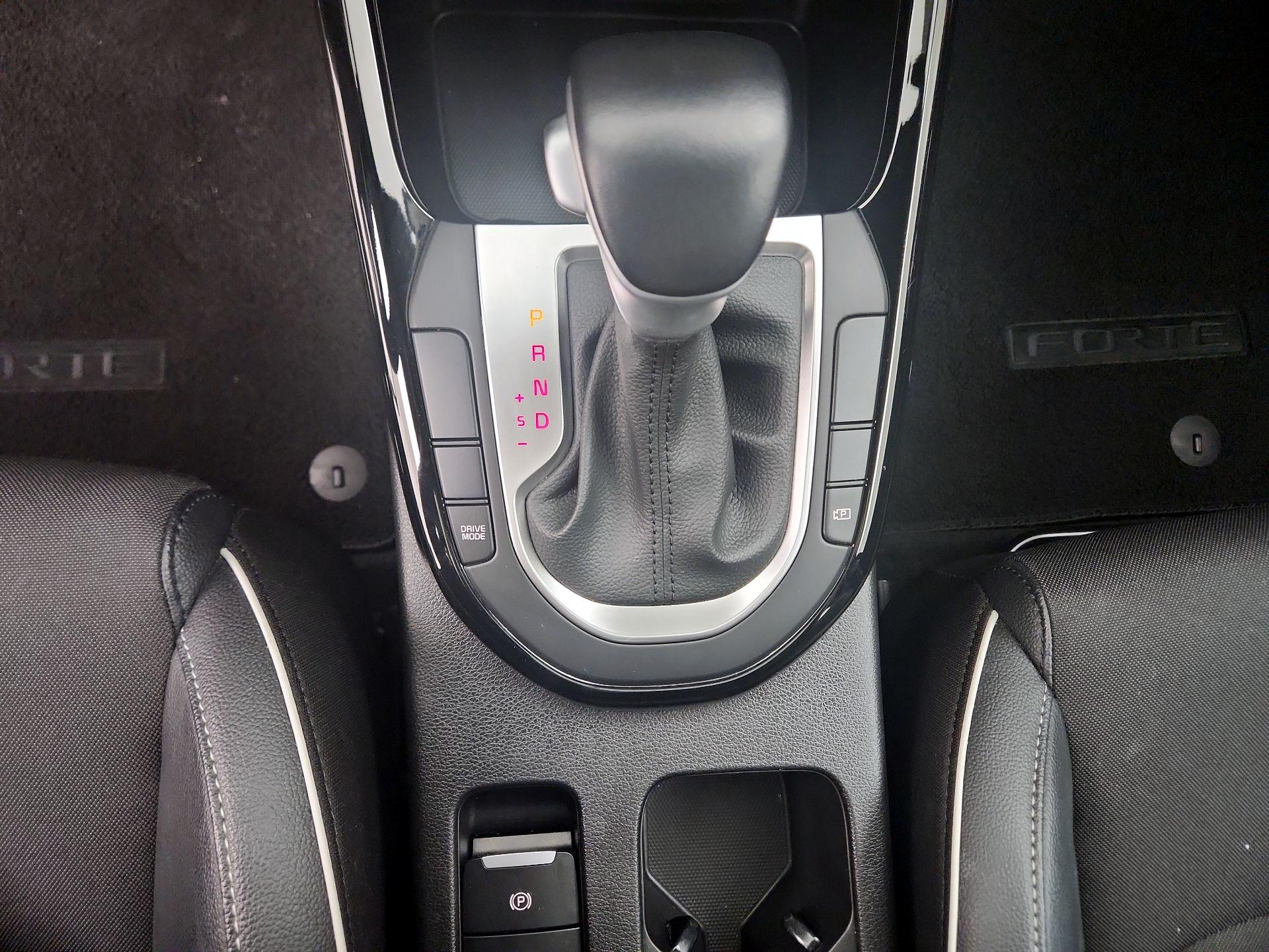 Thumbnail: 2023 Kia Forte - 18