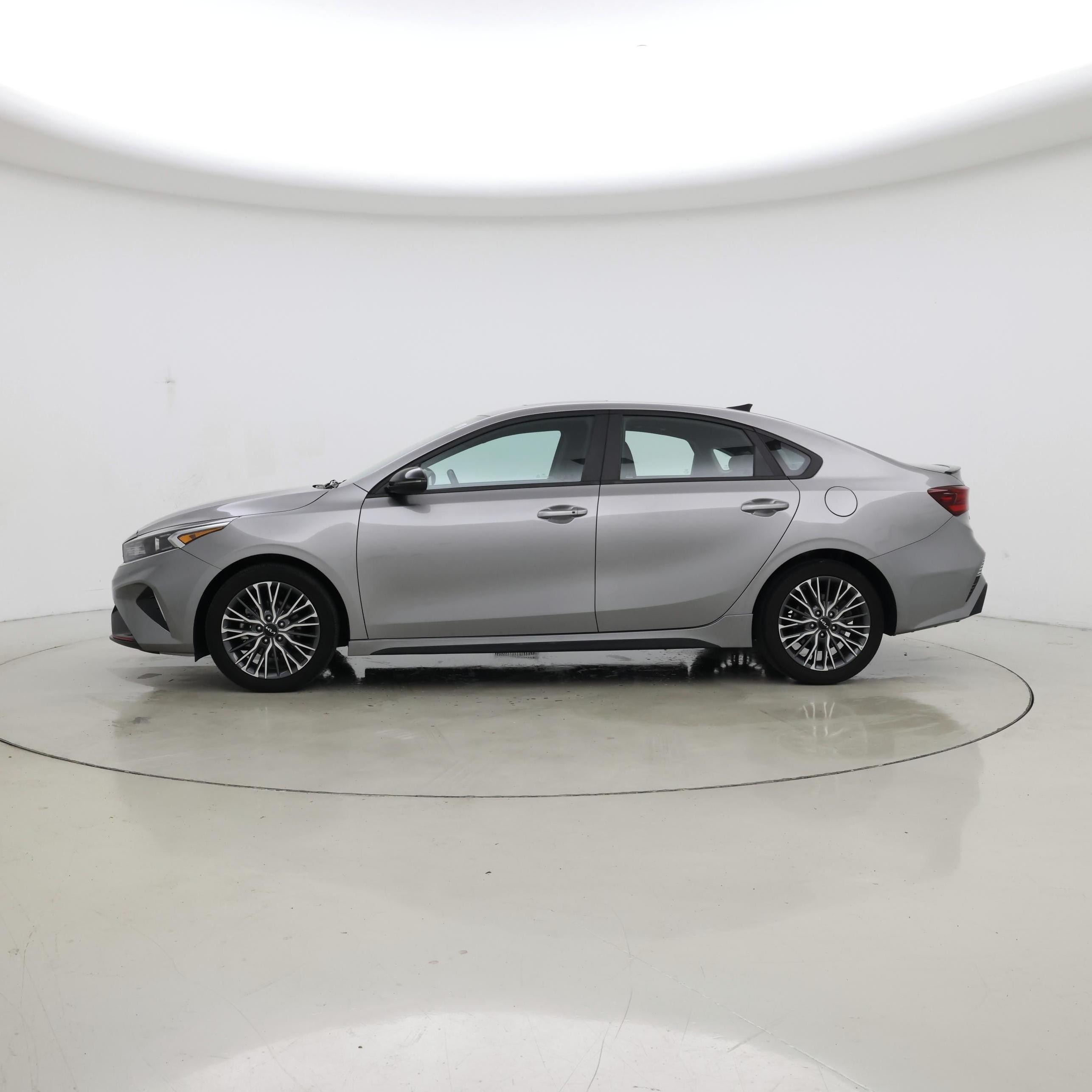 Thumbnail: 2023 Kia Forte - 3