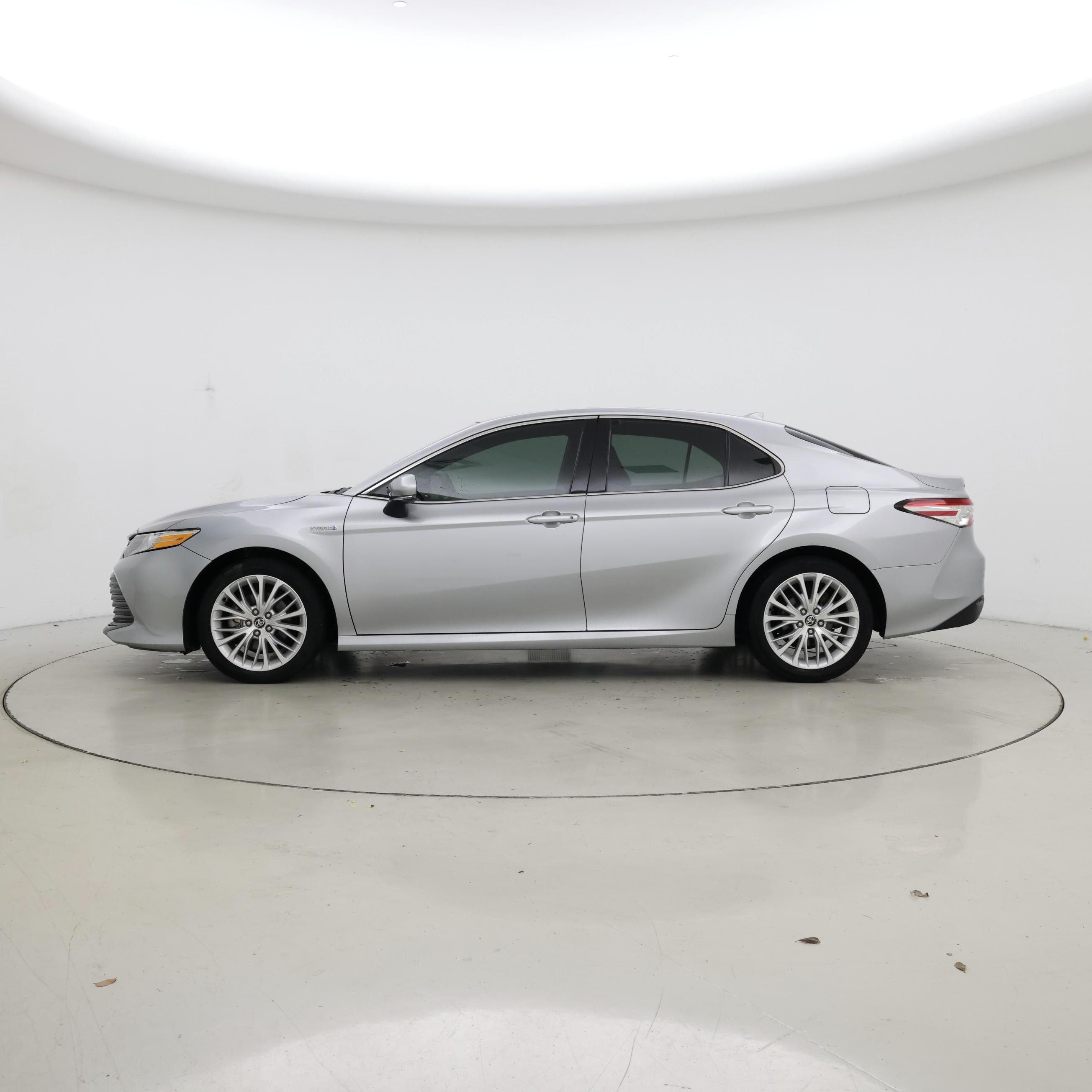 Thumbnail: 2020 Toyota Camry - 3