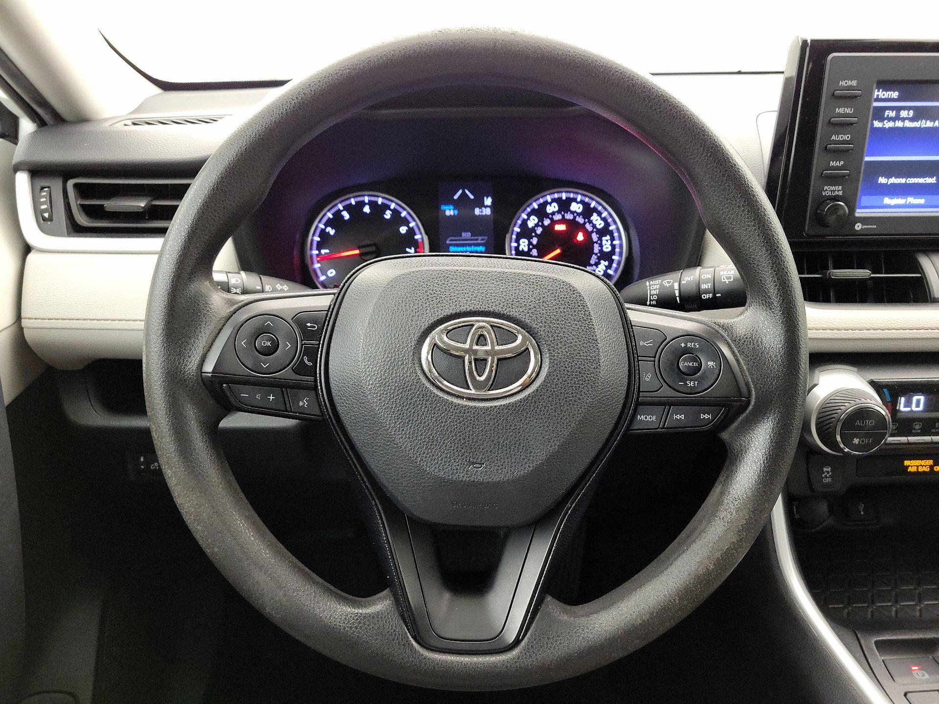 Thumbnail: 2021 Toyota RAV4 - 10