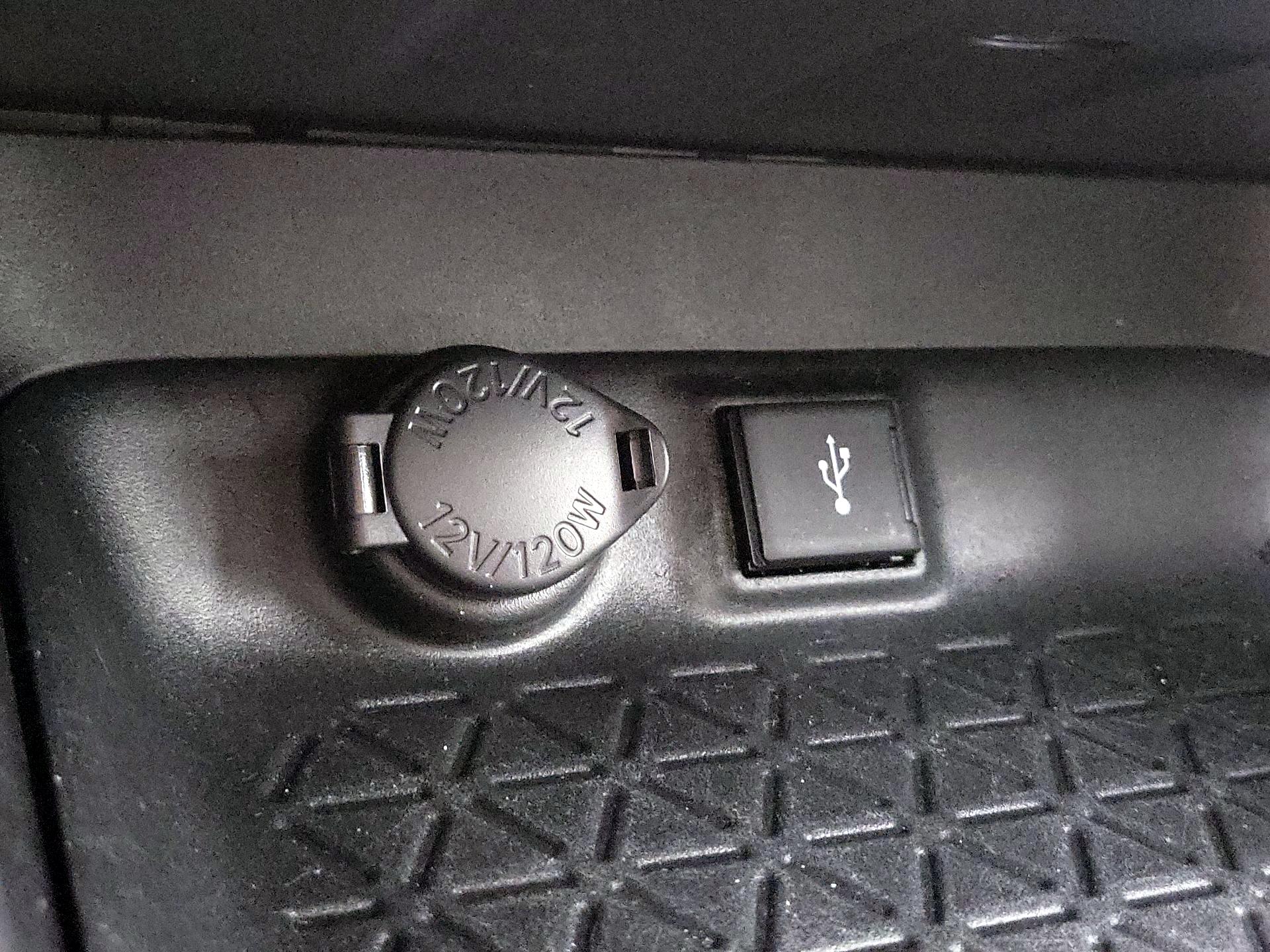 Thumbnail: 2021 Toyota RAV4 - 18