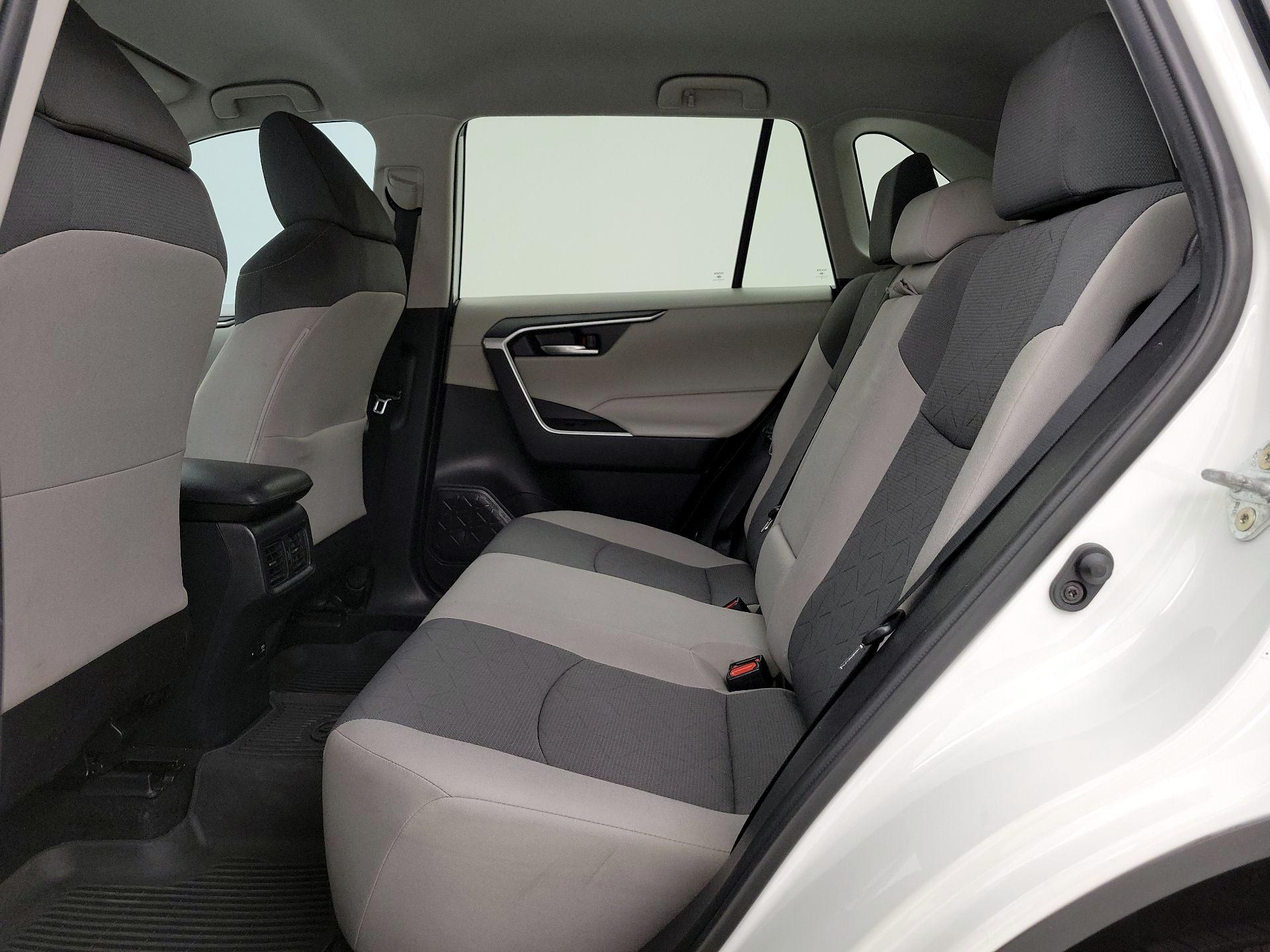 Thumbnail: 2021 Toyota RAV4 - 19