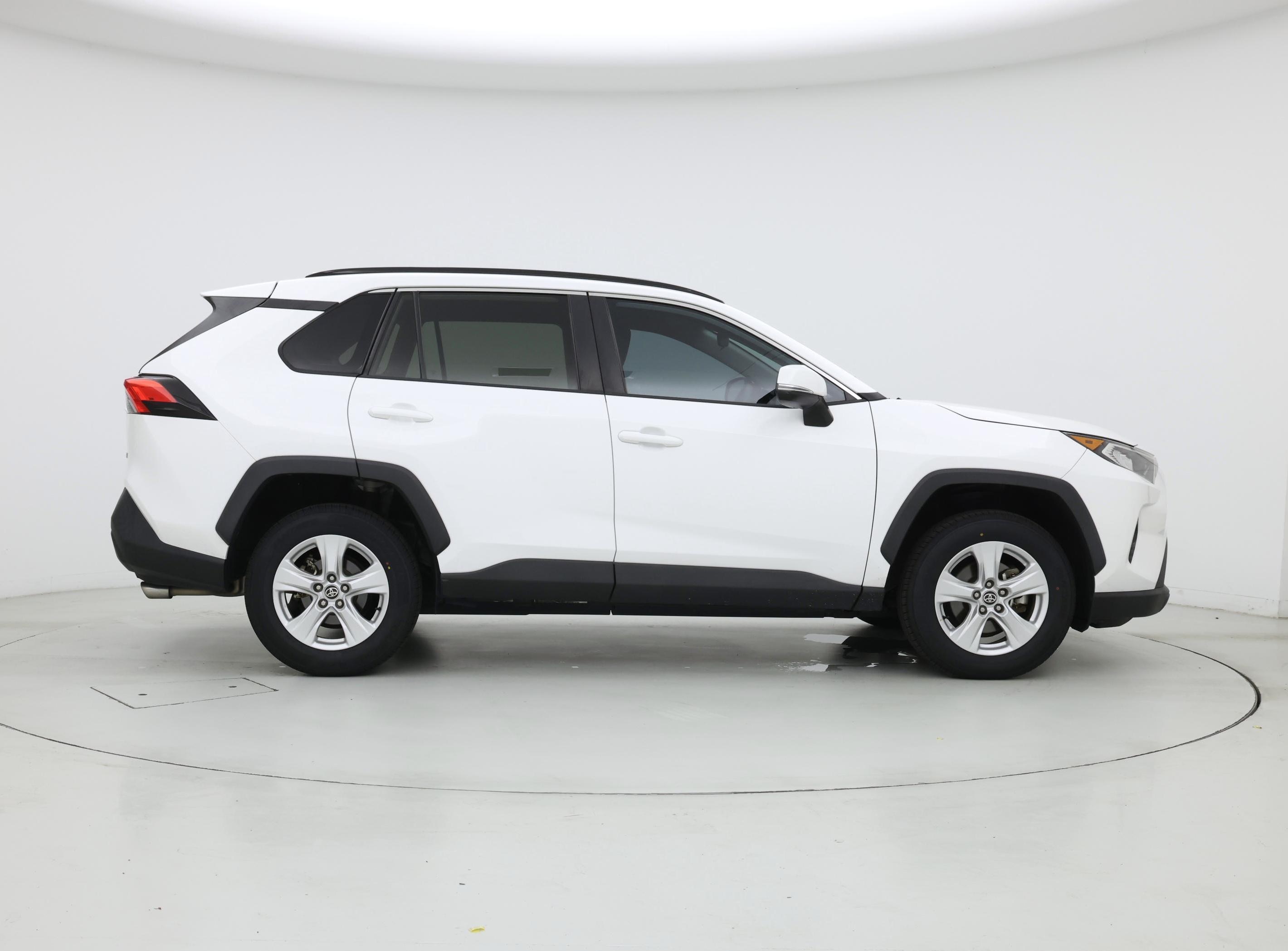 Thumbnail: 2021 Toyota RAV4 - 7