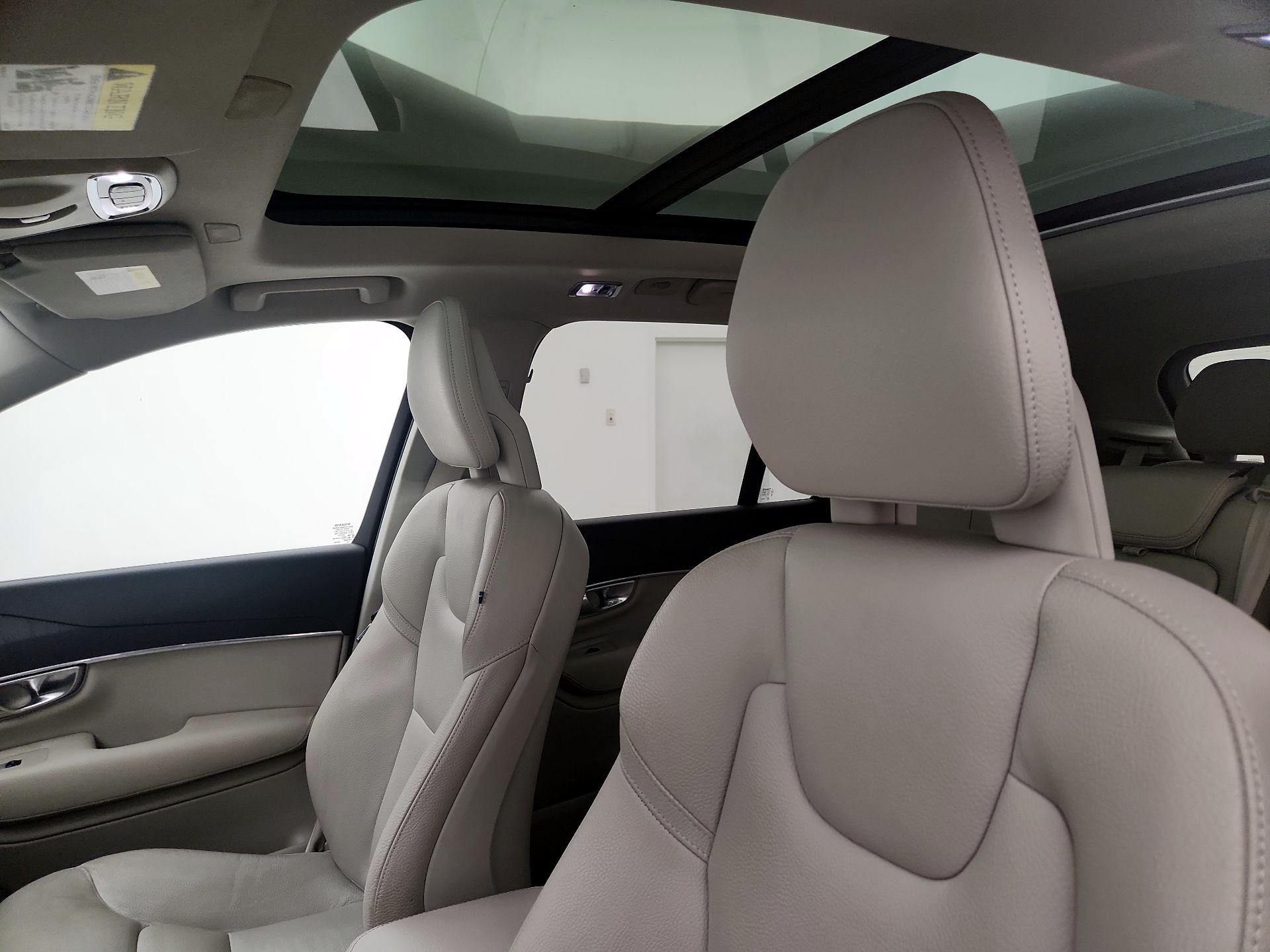 Thumbnail: 2020 Volvo XC90 - 20