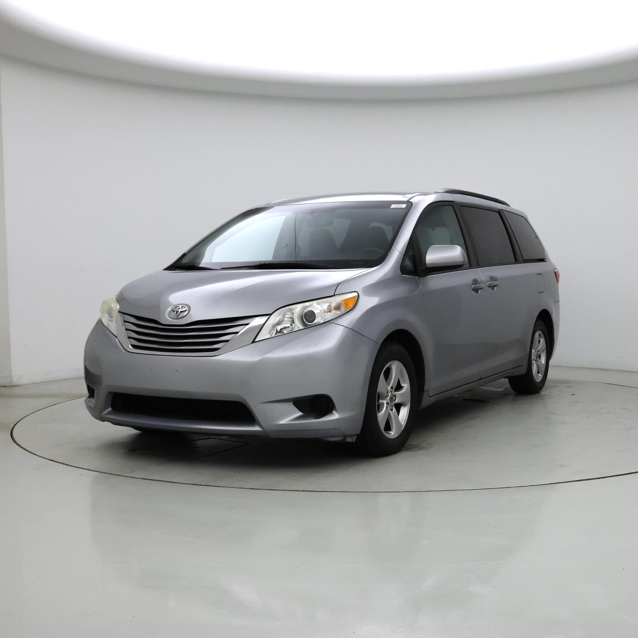Thumbnail: 2017 Toyota Sienna - 4