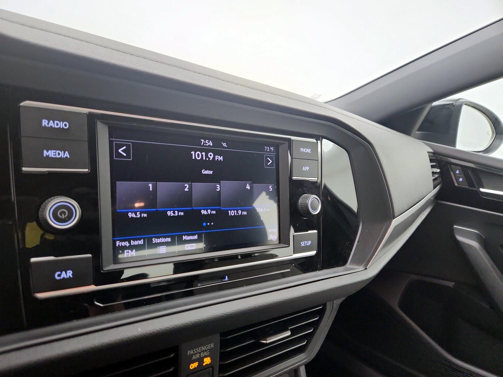 Thumbnail: 2019 Volkswagen Jetta - 15