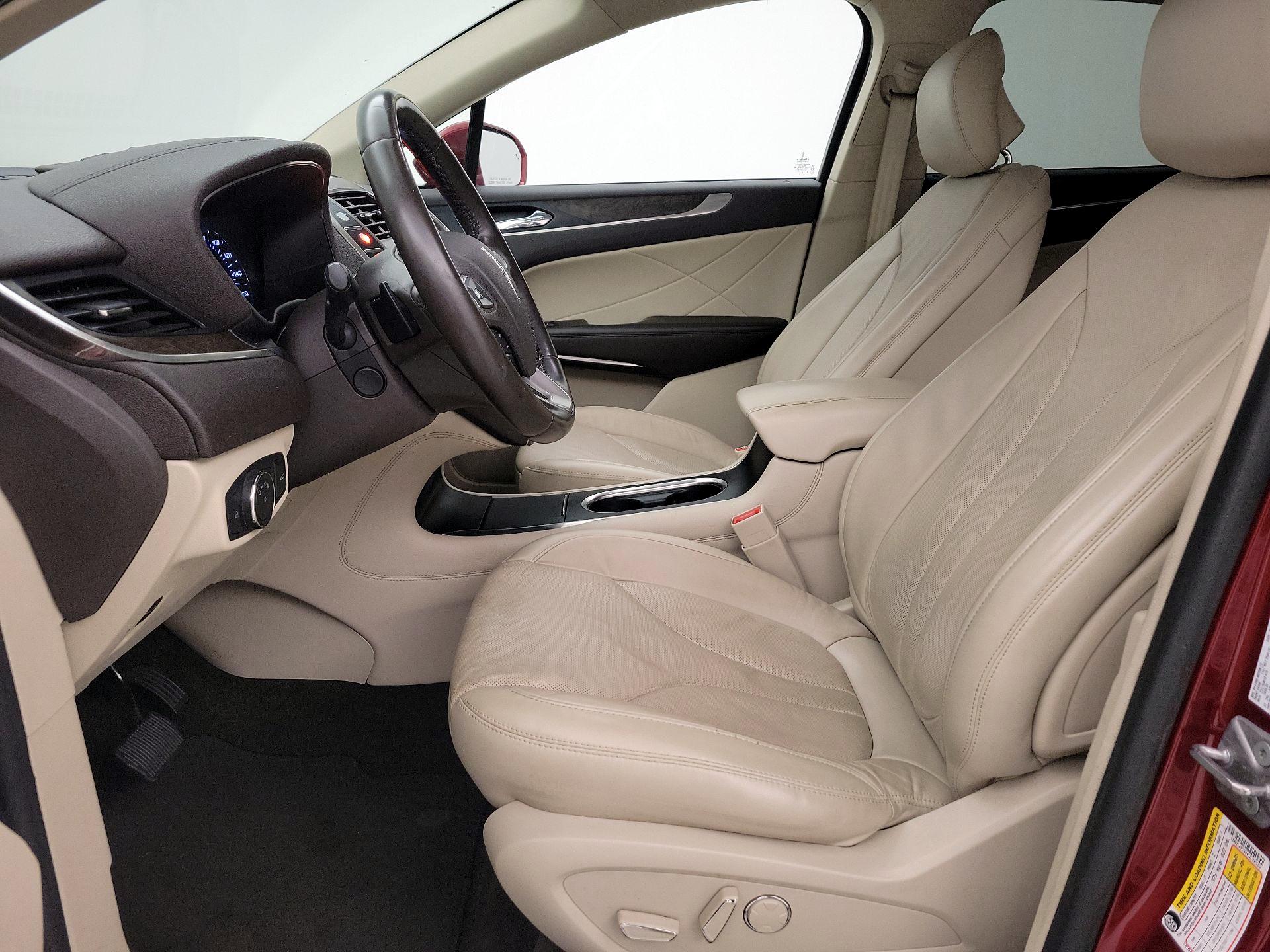 Thumbnail: 2019 Lincoln MKC - 11