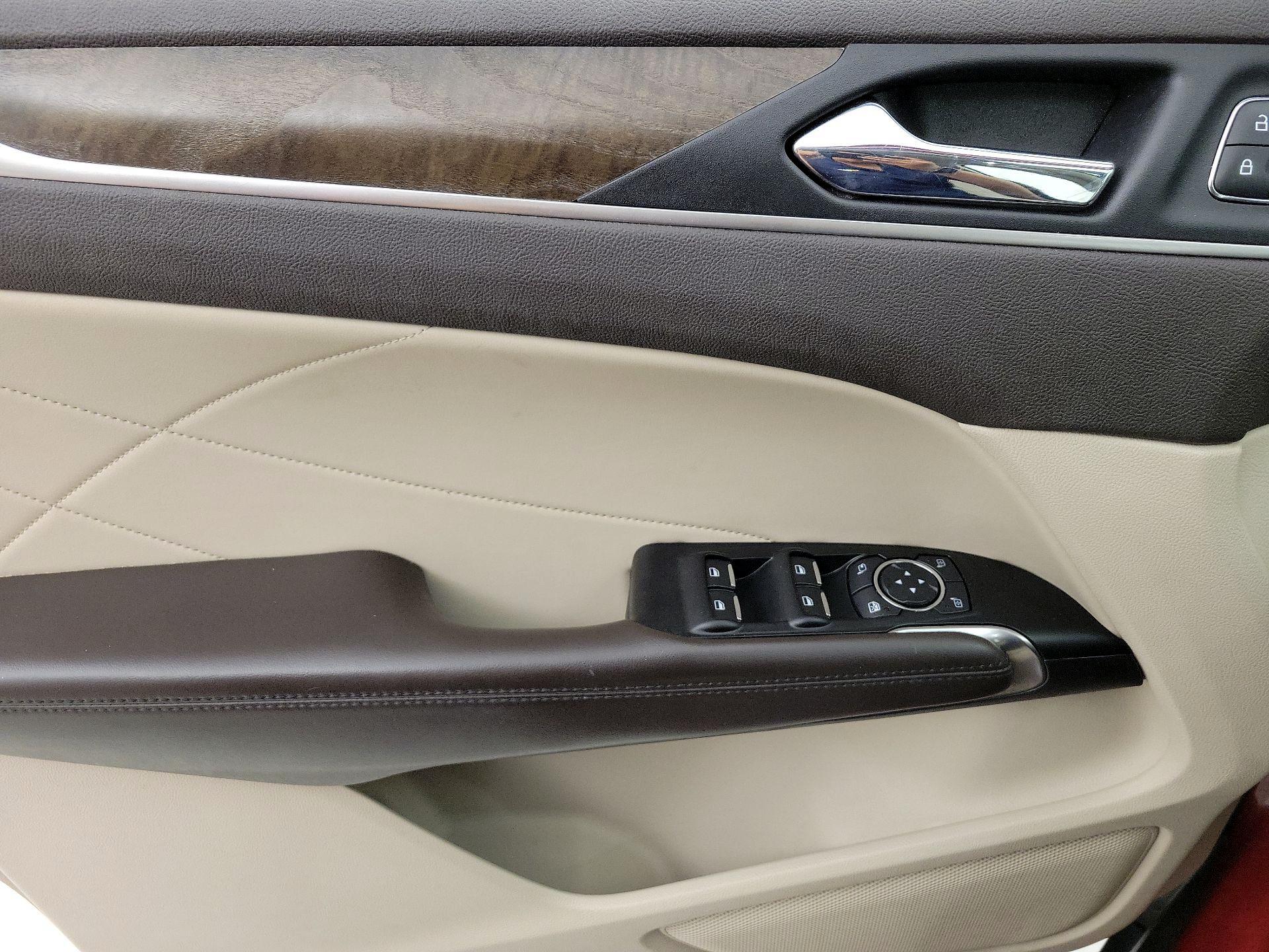 Thumbnail: 2019 Lincoln MKC - 12