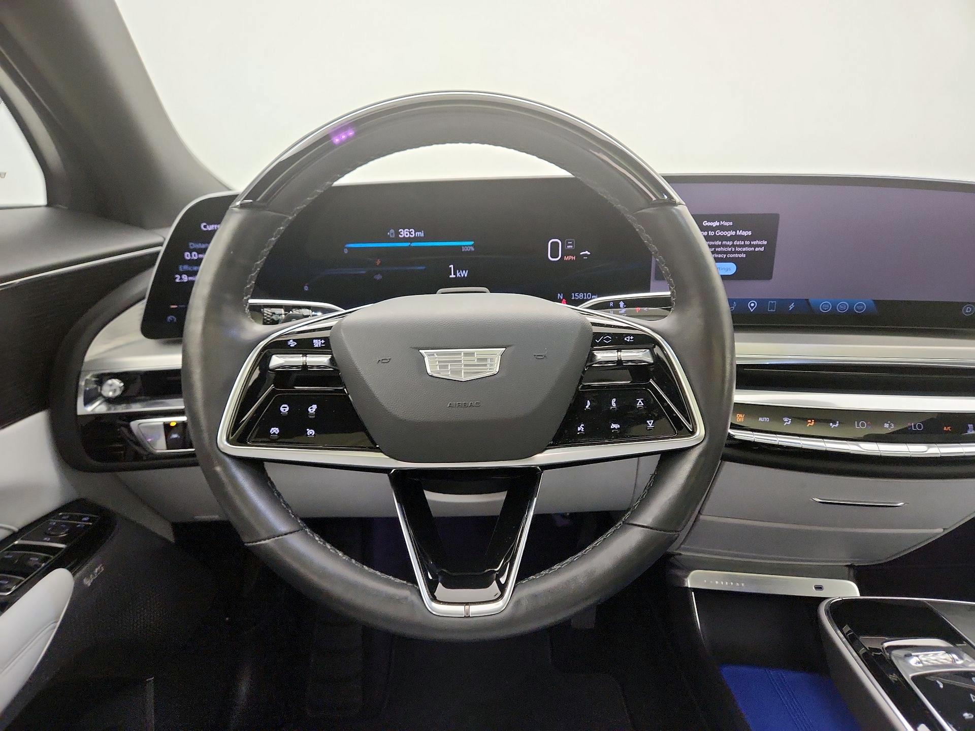 Thumbnail: 2023 Cadillac Lyriq - 10