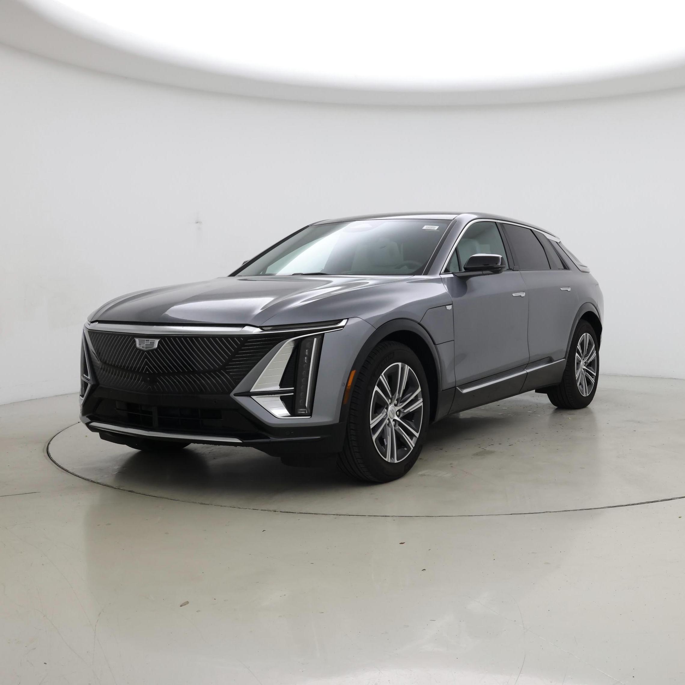 Thumbnail: 2023 Cadillac Lyriq - 4