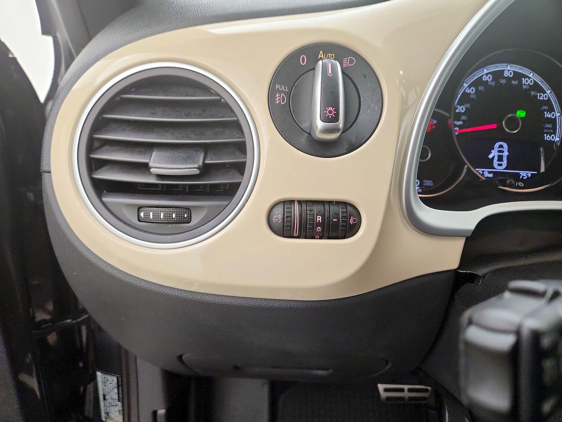 Thumbnail: 2019 Volkswagen Beetle - 13