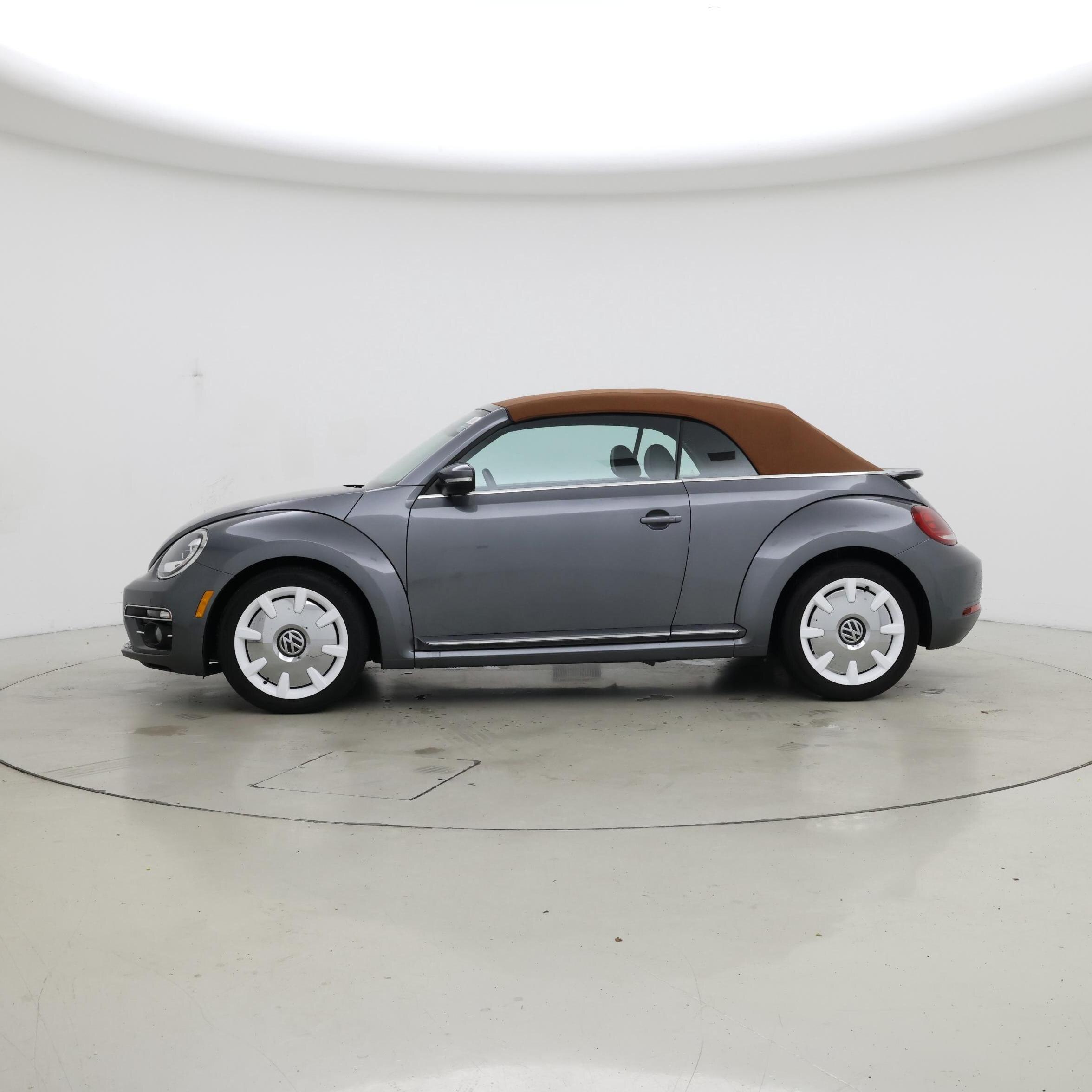 Thumbnail: 2019 Volkswagen Beetle - 3
