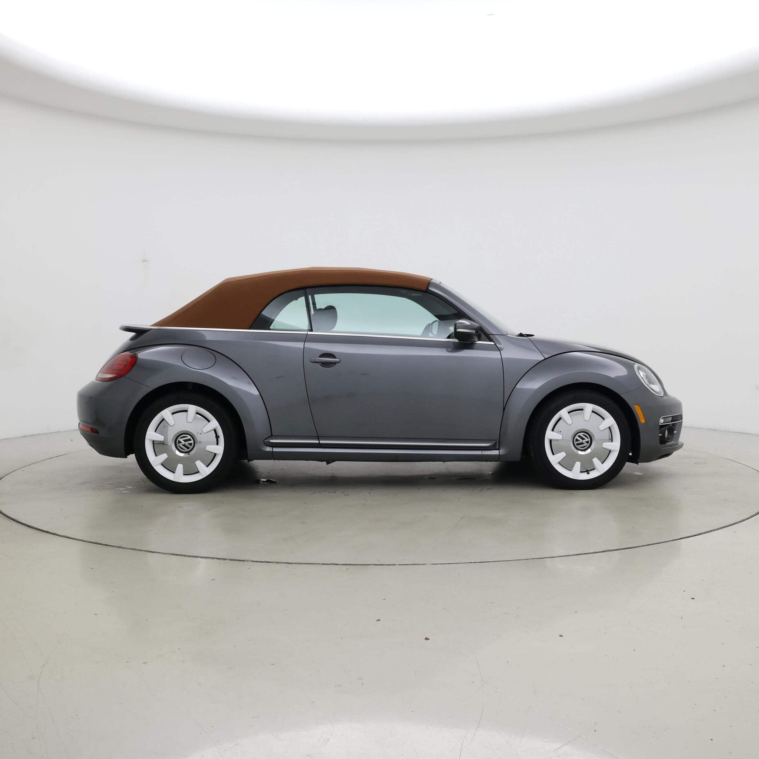 Thumbnail: 2019 Volkswagen Beetle - 7