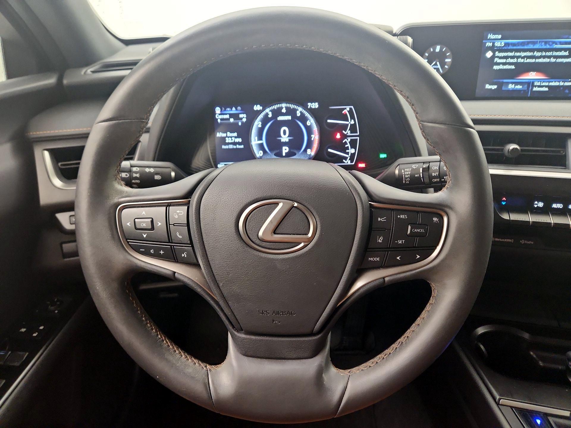 Thumbnail: 2022 Lexus UX - 10