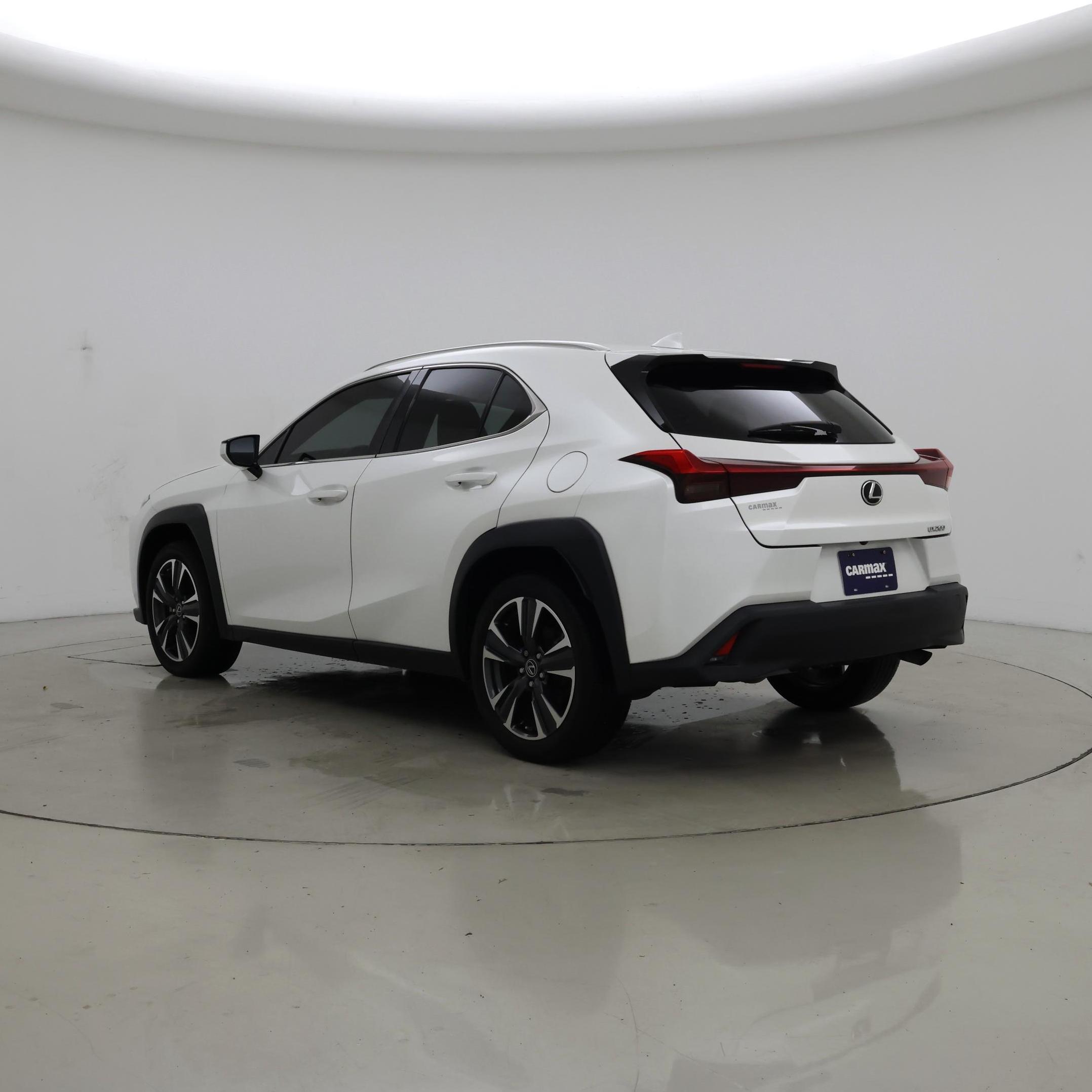 Thumbnail: 2022 Lexus UX - 2