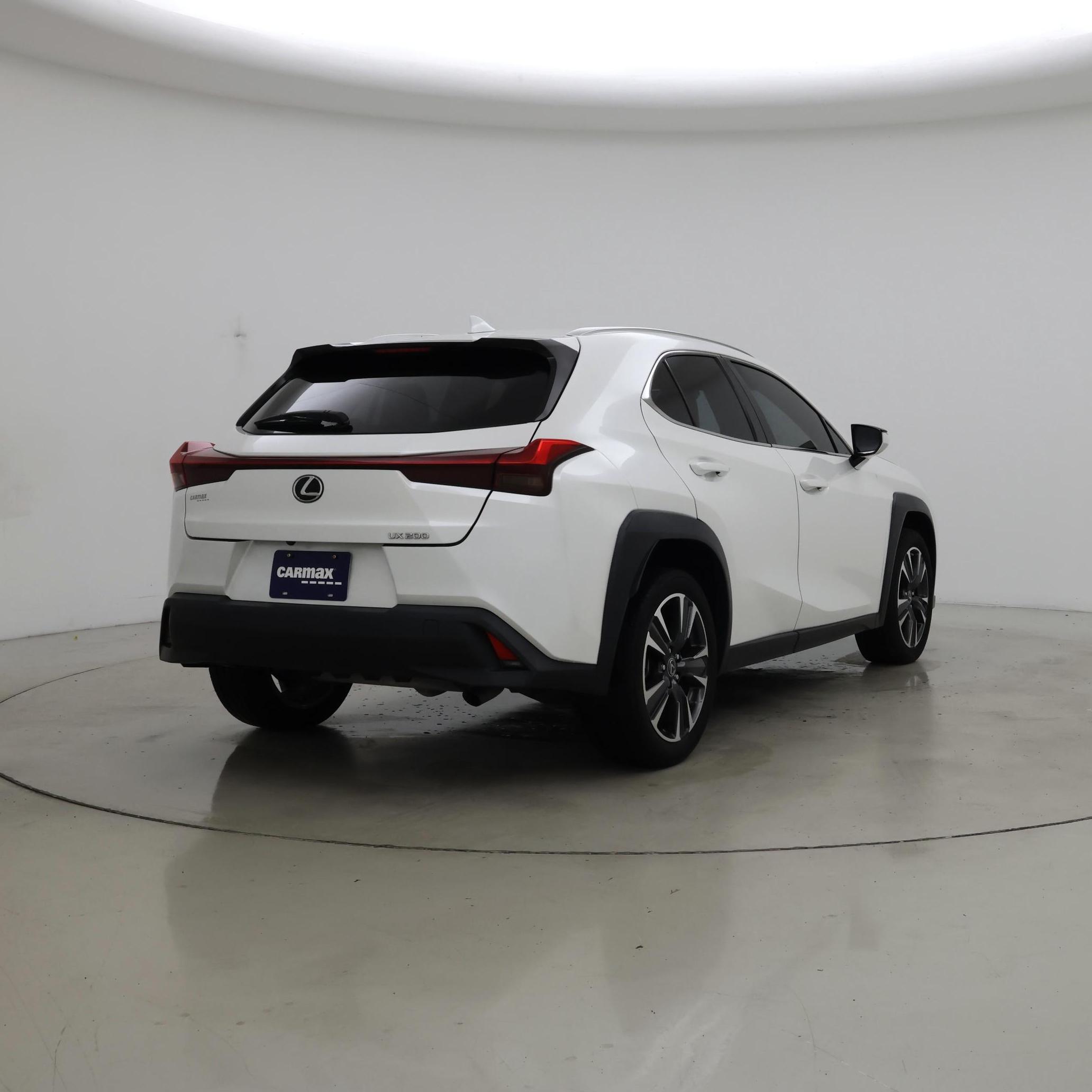 Thumbnail: 2022 Lexus UX - 8