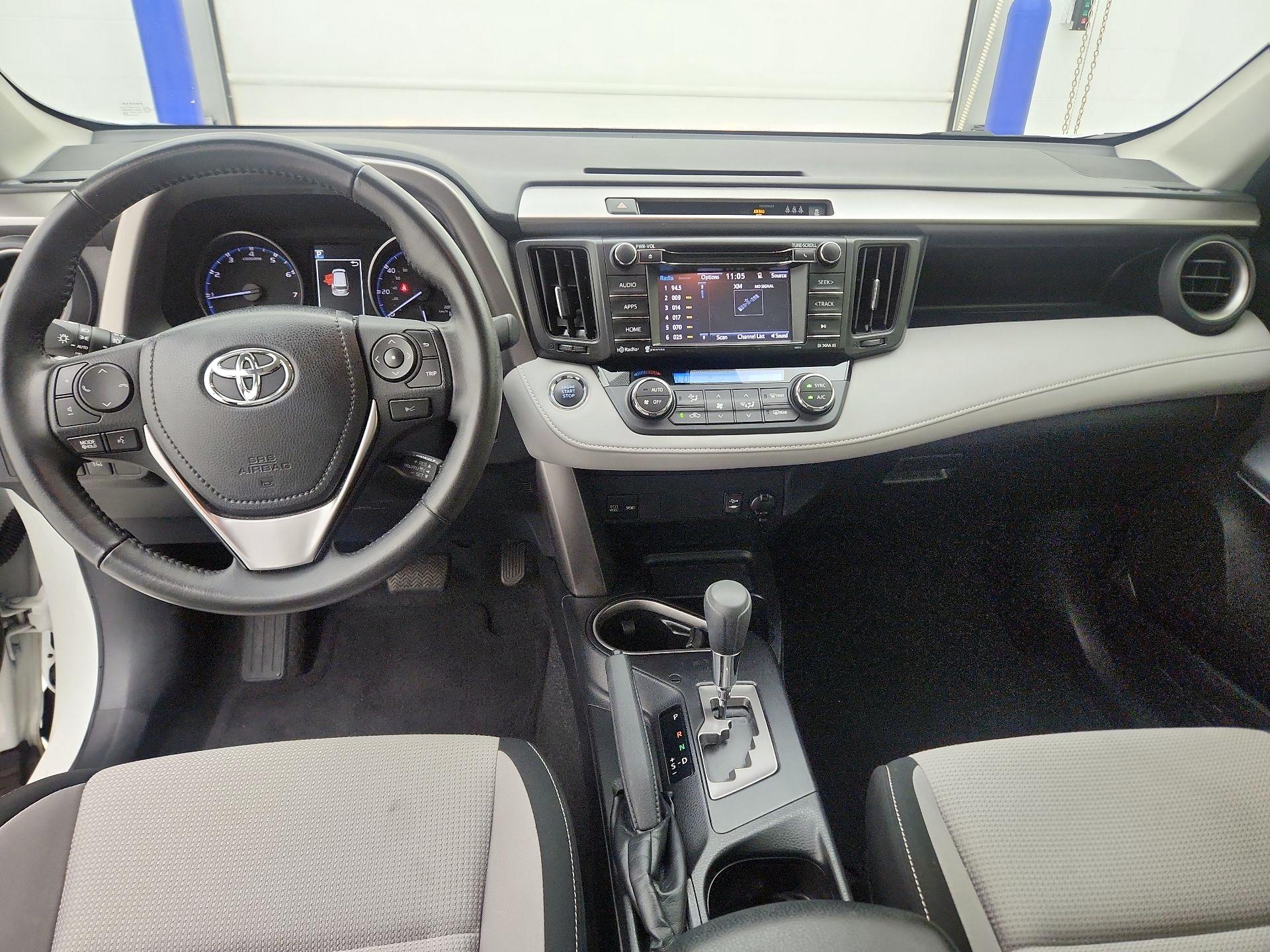 Thumbnail: 2018 Toyota RAV4 - 9