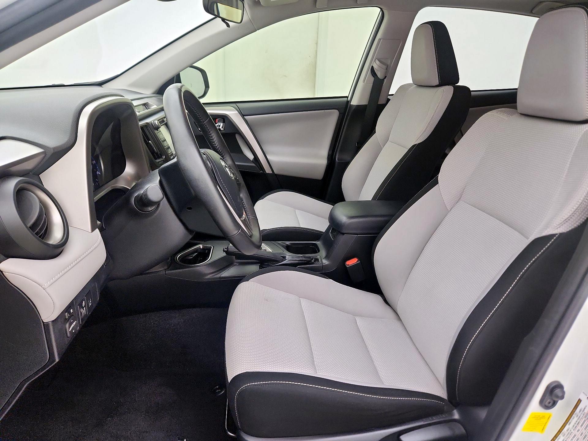 Thumbnail: 2018 Toyota RAV4 - 11
