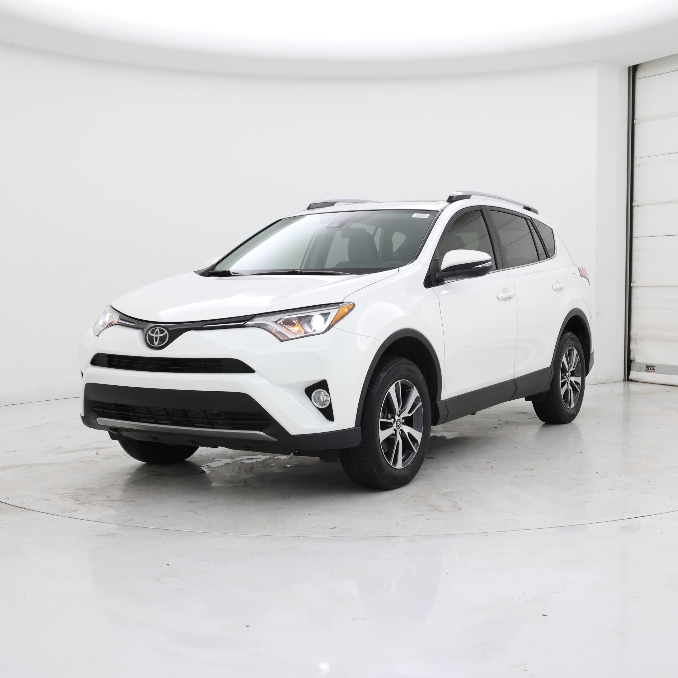 Thumbnail: 2018 Toyota RAV4 - 4