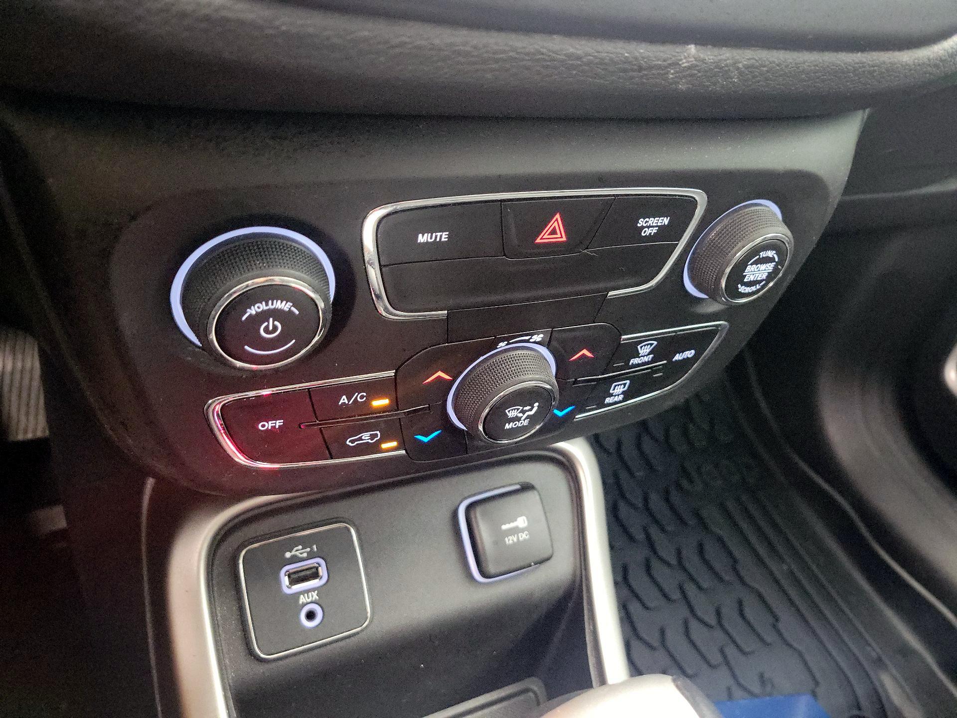 Thumbnail: 2019 Jeep Compass - 16