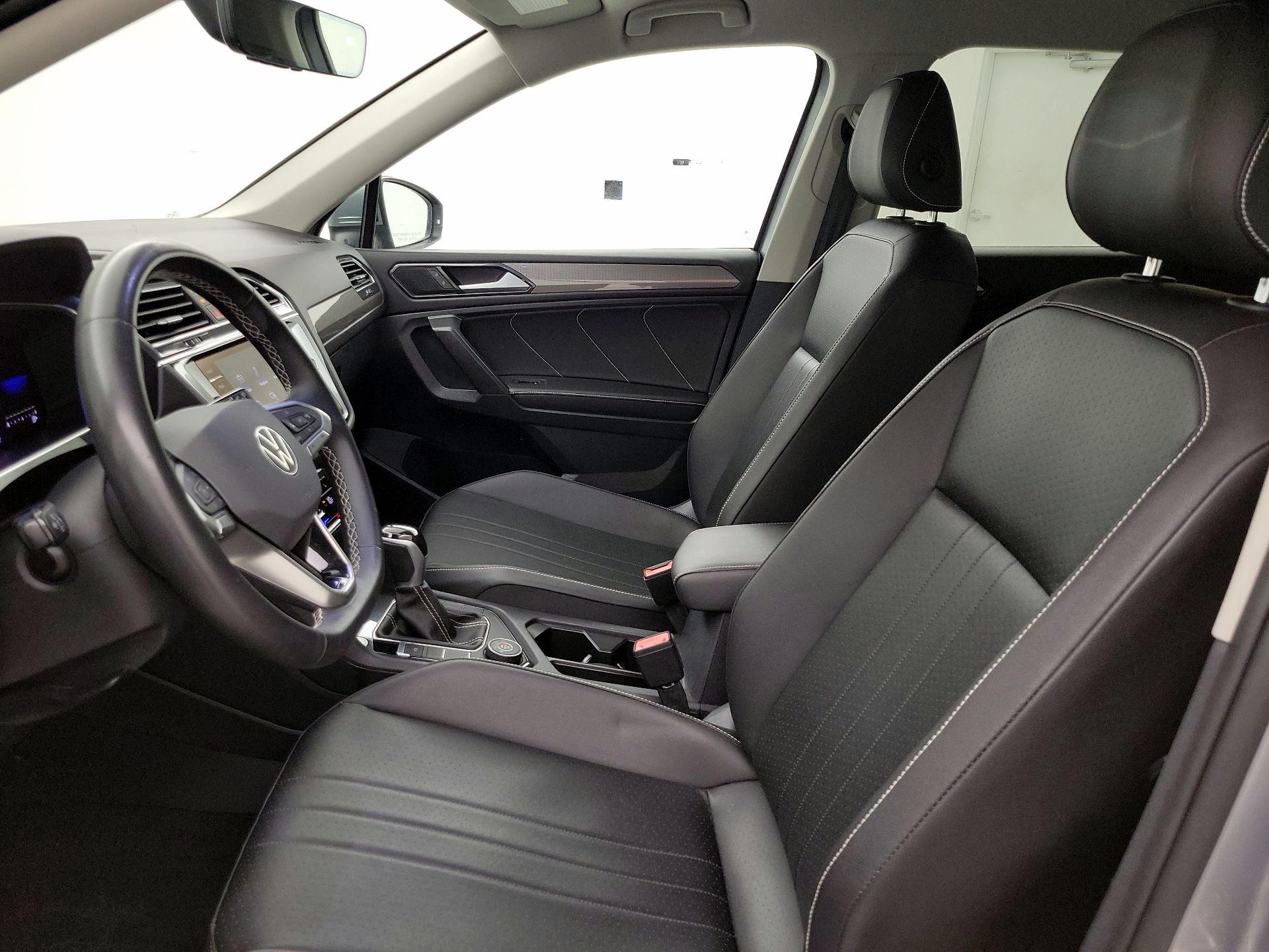 Thumbnail: 2022 Volkswagen Tiguan - 11