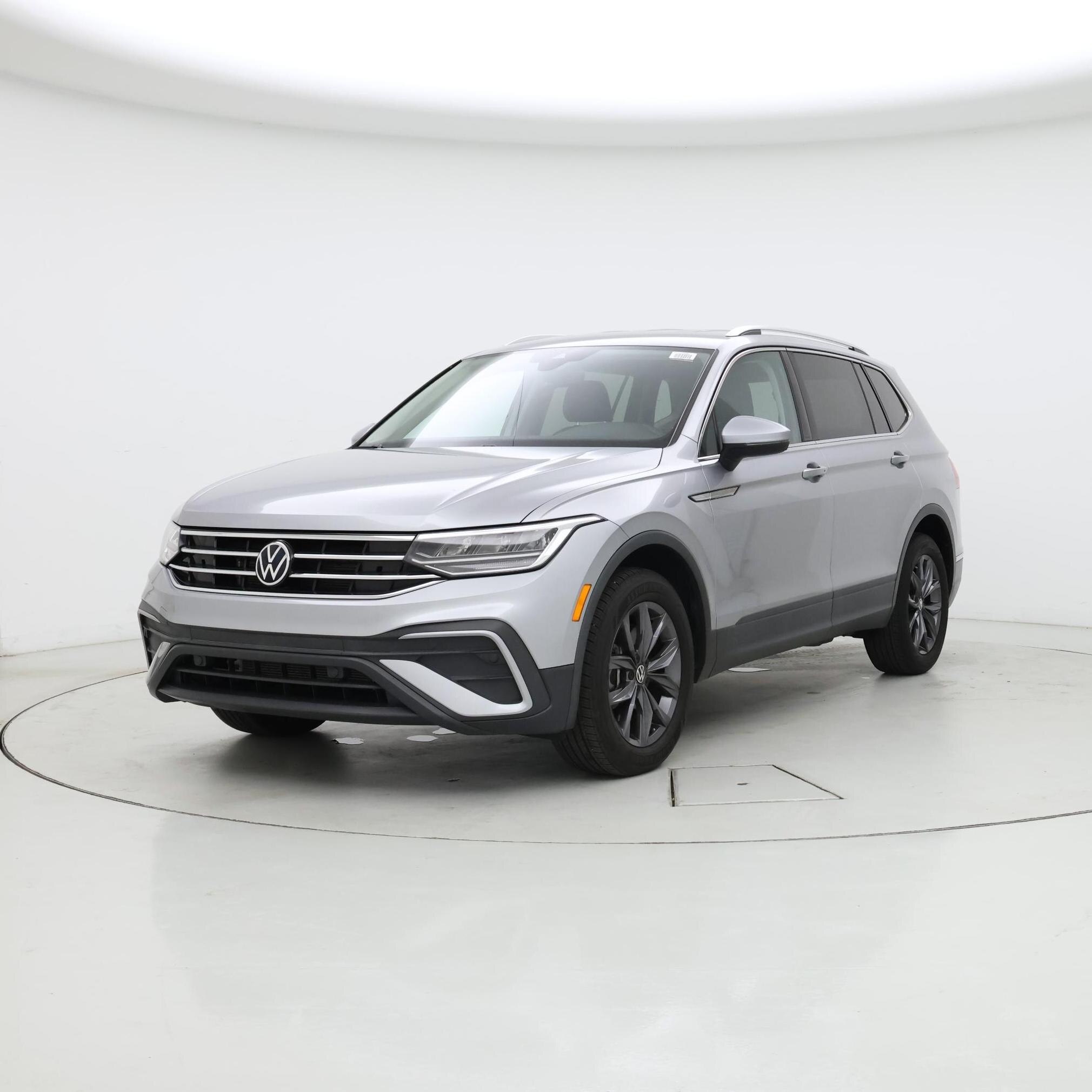 Thumbnail: 2022 Volkswagen Tiguan - 4