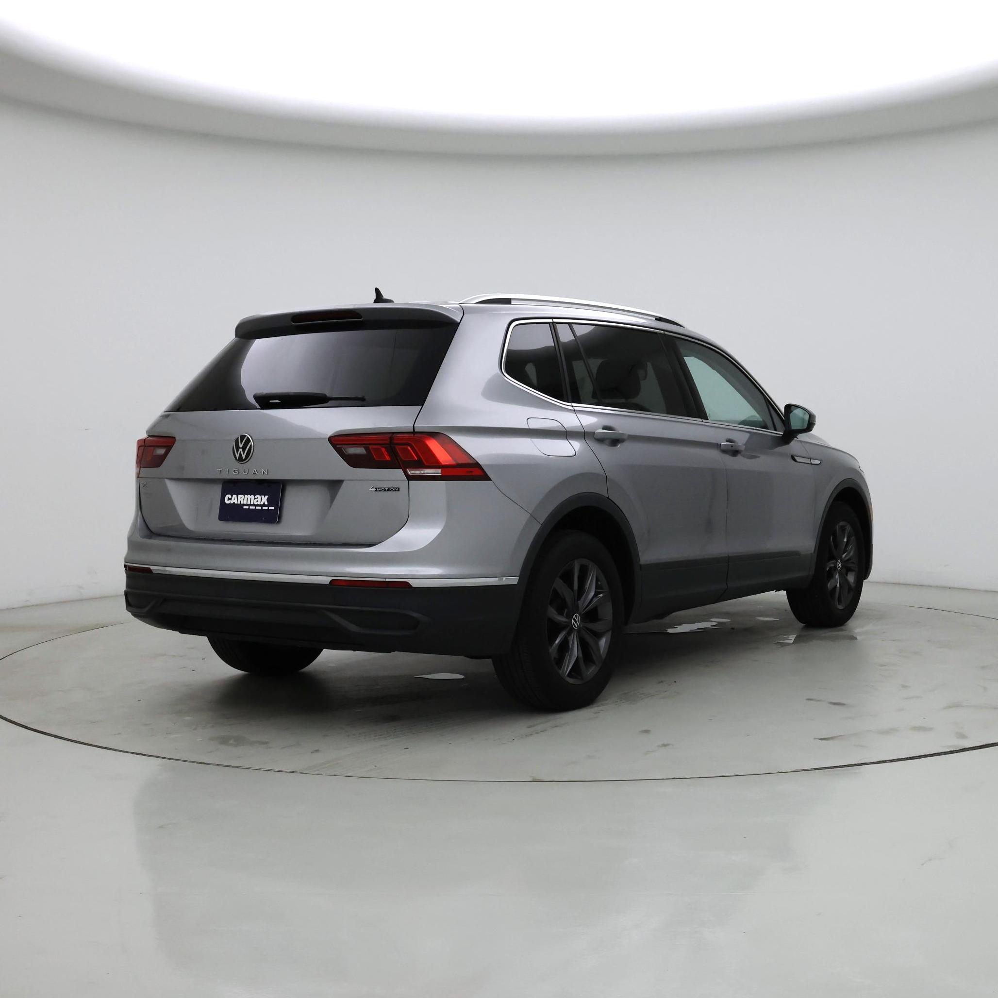 Thumbnail: 2022 Volkswagen Tiguan - 8