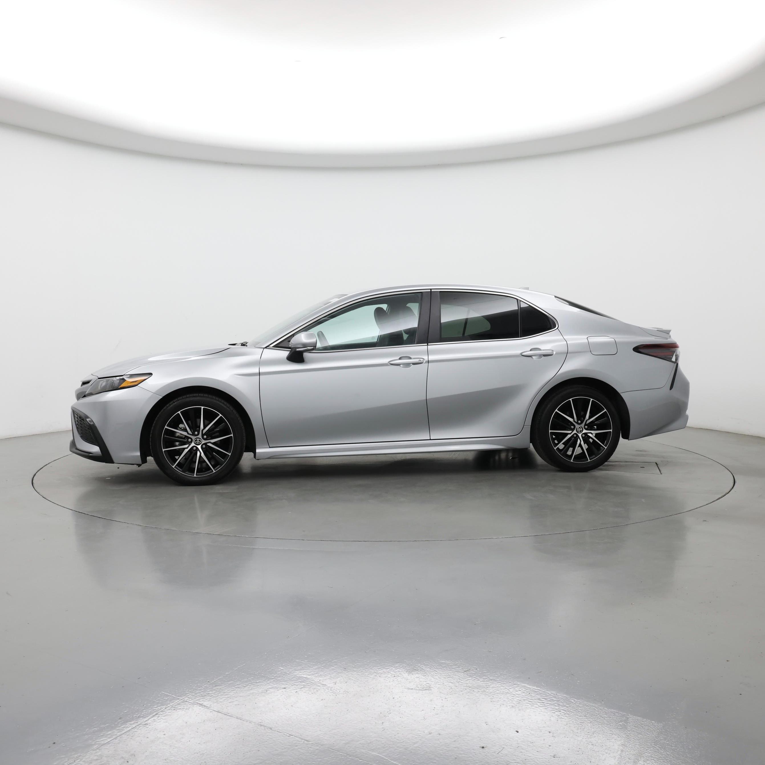Thumbnail: 2023 Toyota Camry - 3