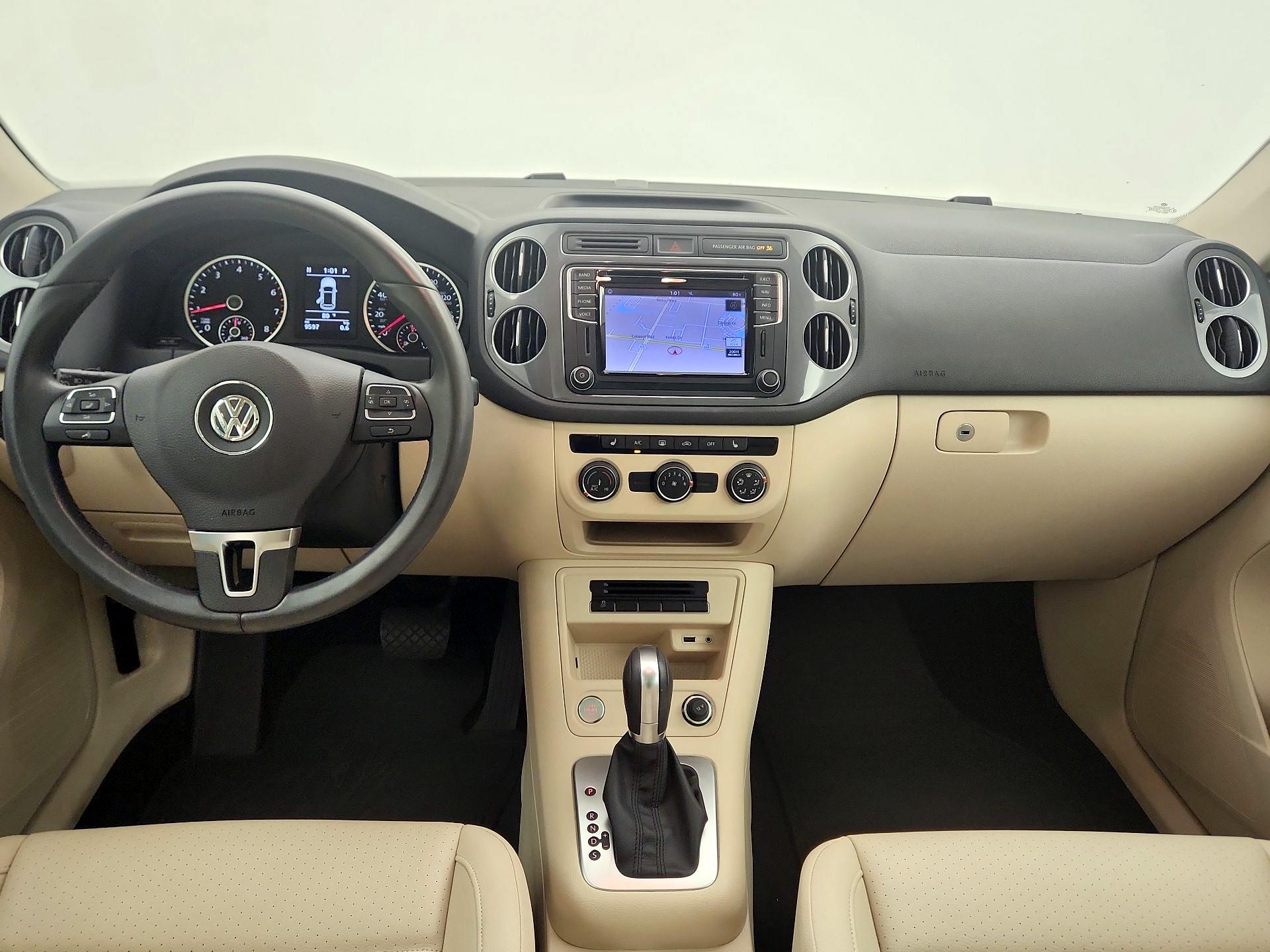 Thumbnail: 2016 Volkswagen Tiguan - 9