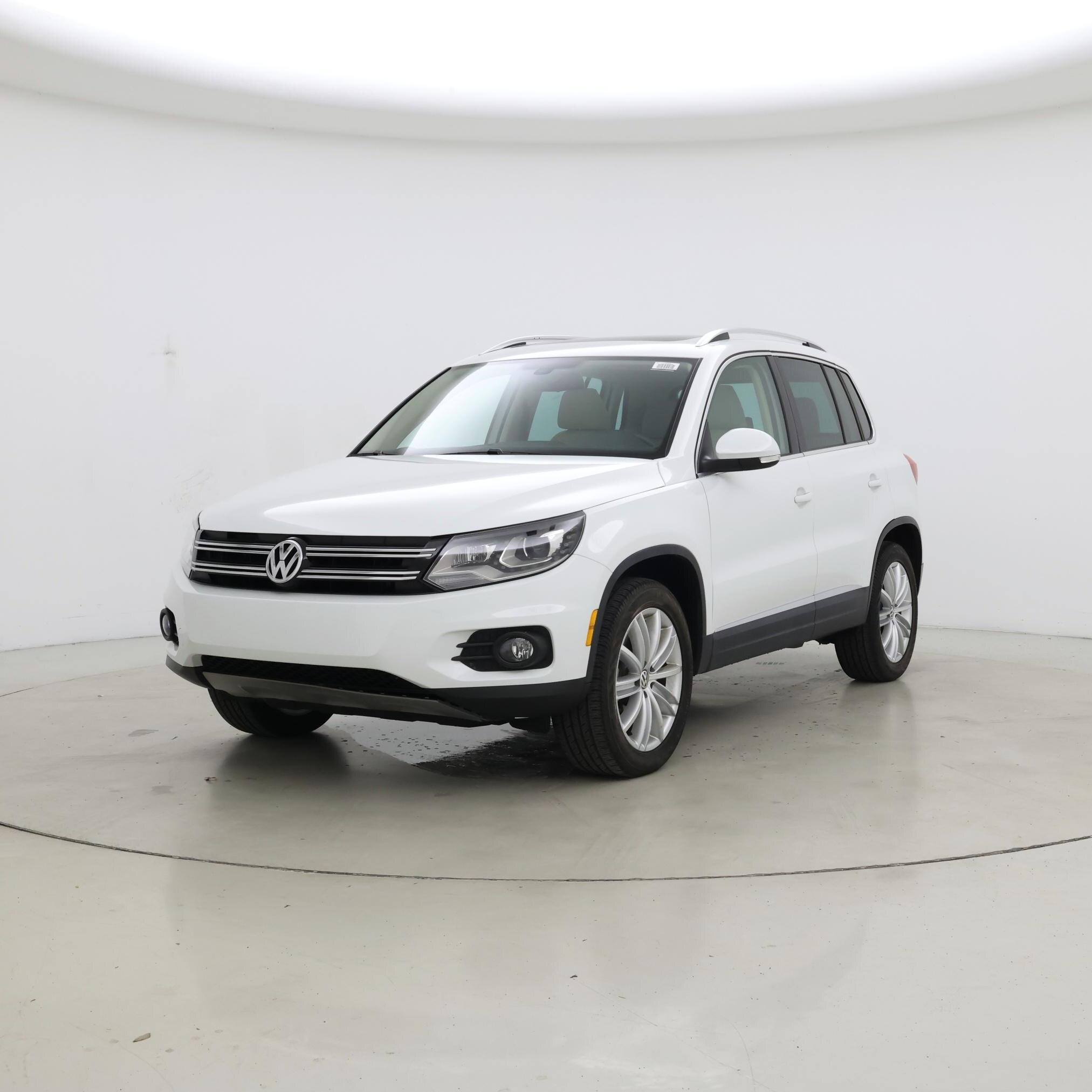 Thumbnail: 2016 Volkswagen Tiguan - 4