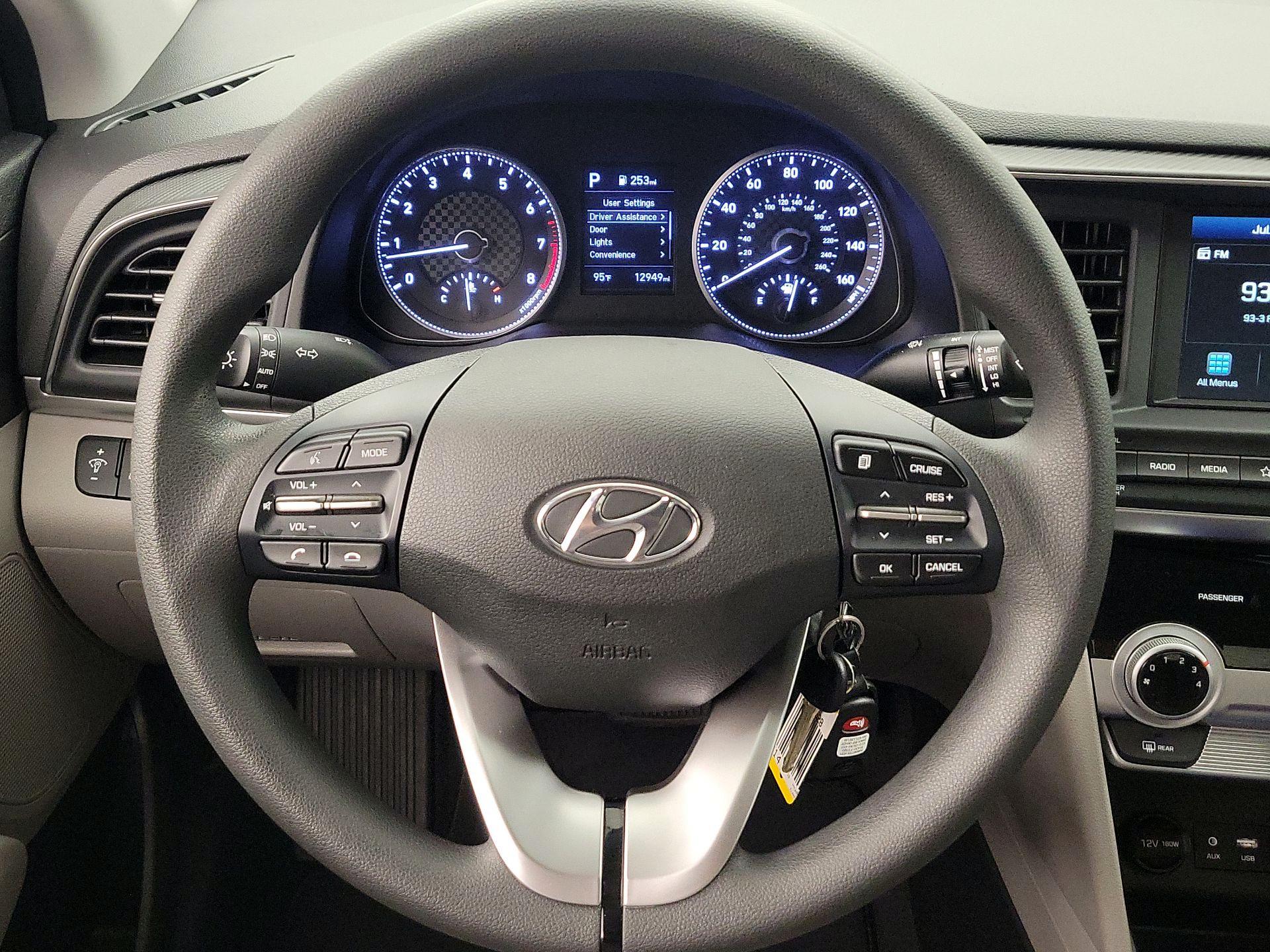 Thumbnail: 2019 Hyundai Elantra - 10
