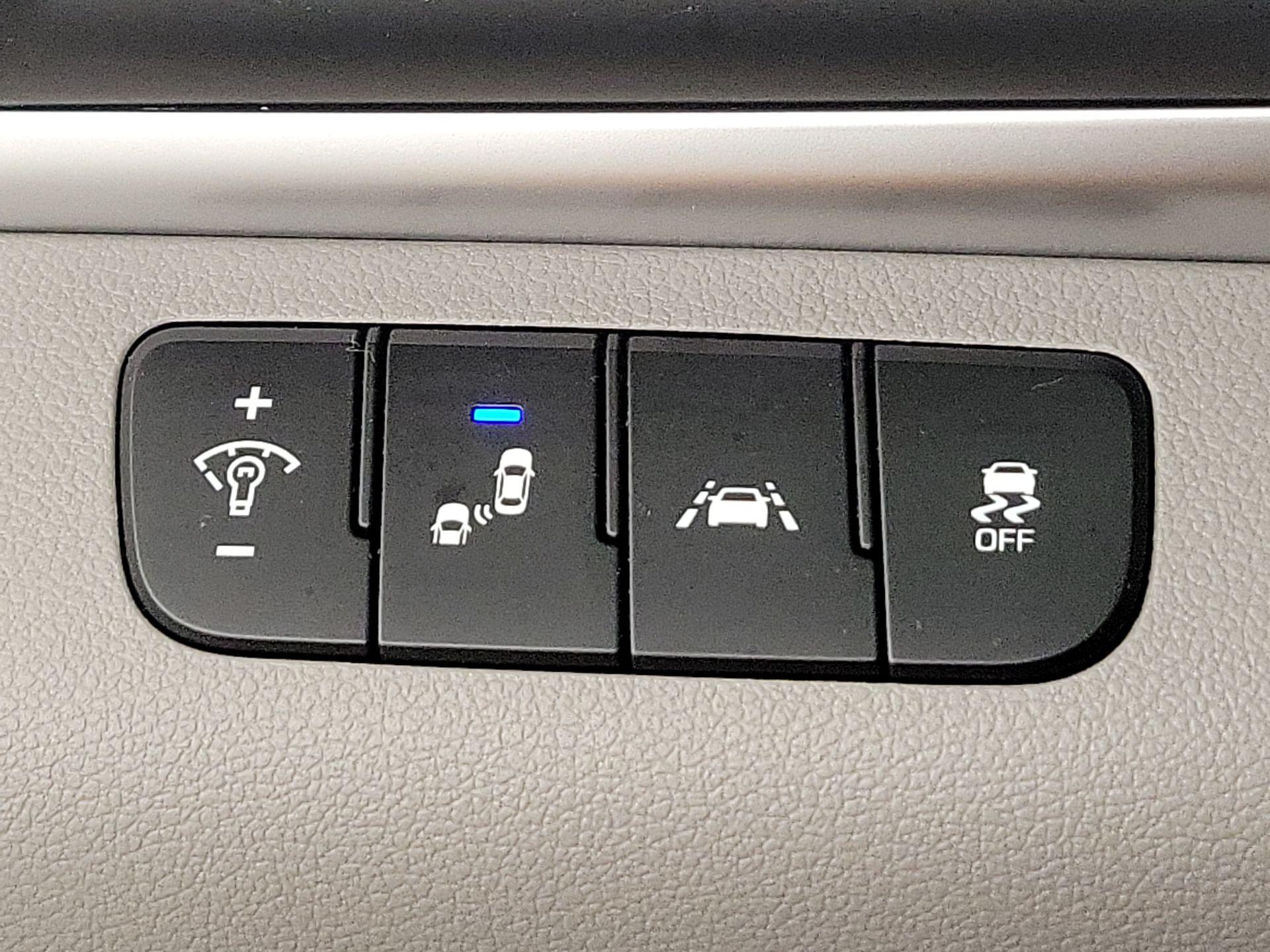 Thumbnail: 2019 Hyundai Elantra - 13