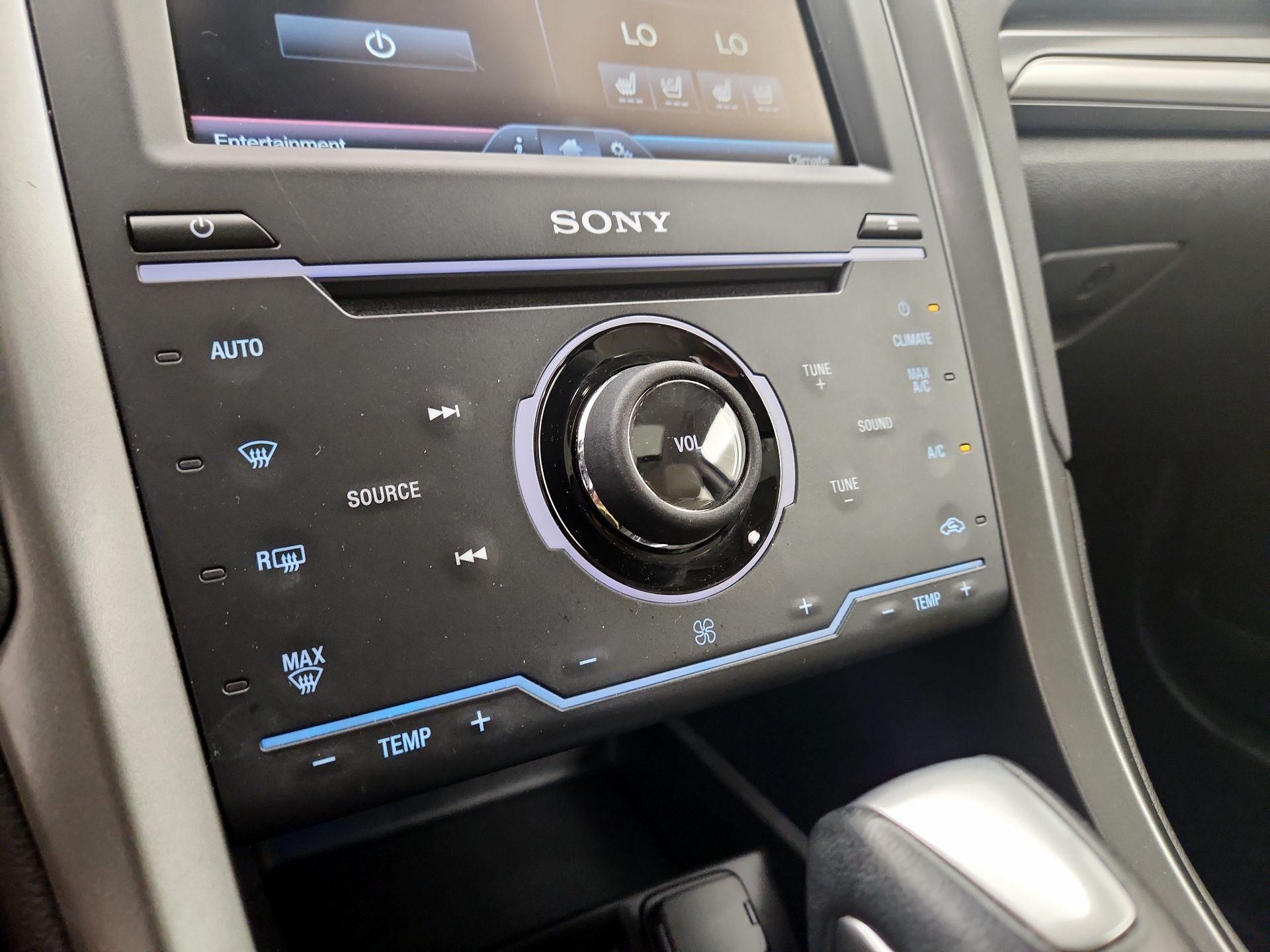 Thumbnail: 2014 Ford Fusion - 16