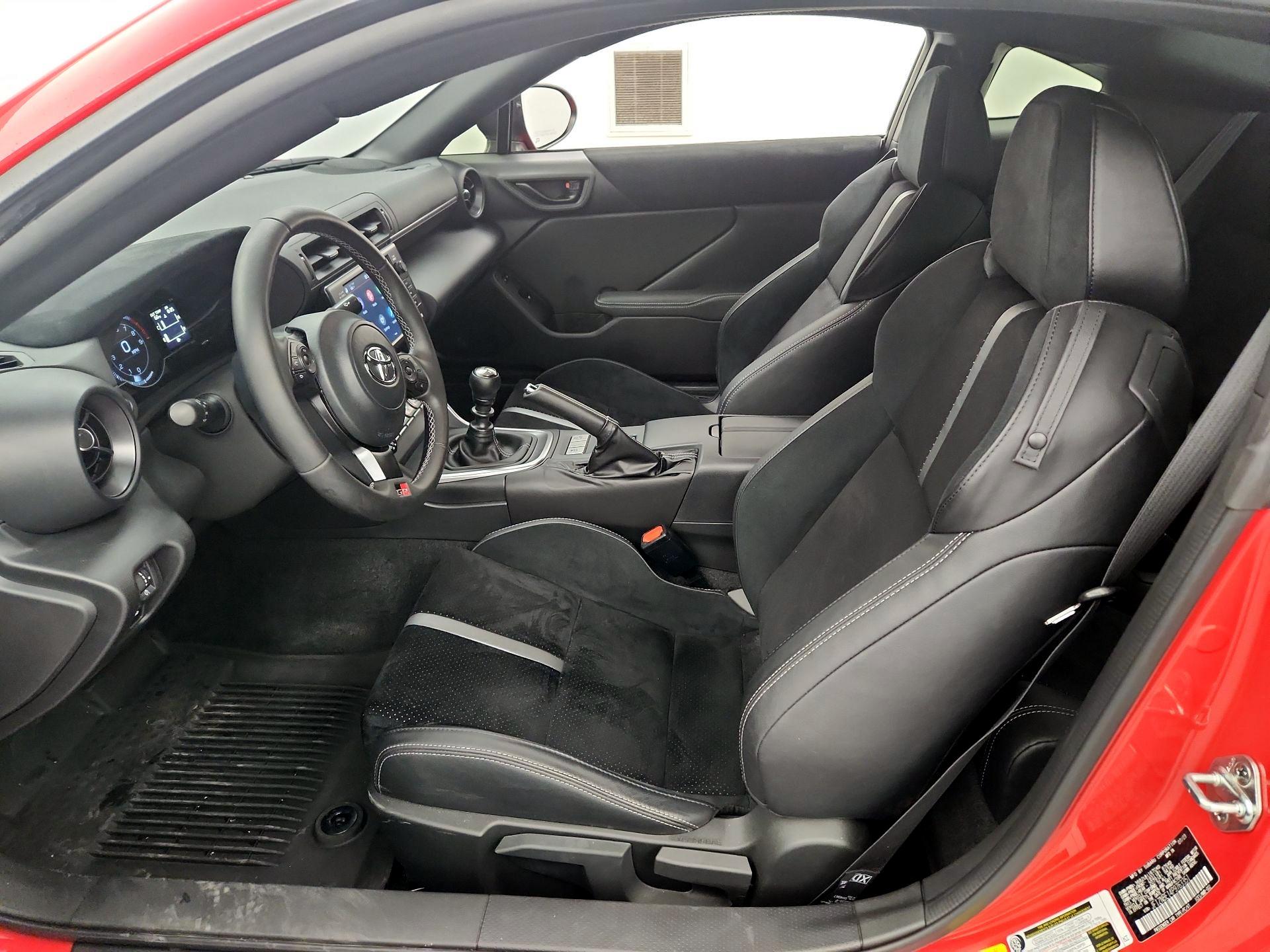 Thumbnail: 2023 Toyota GR86 - 11