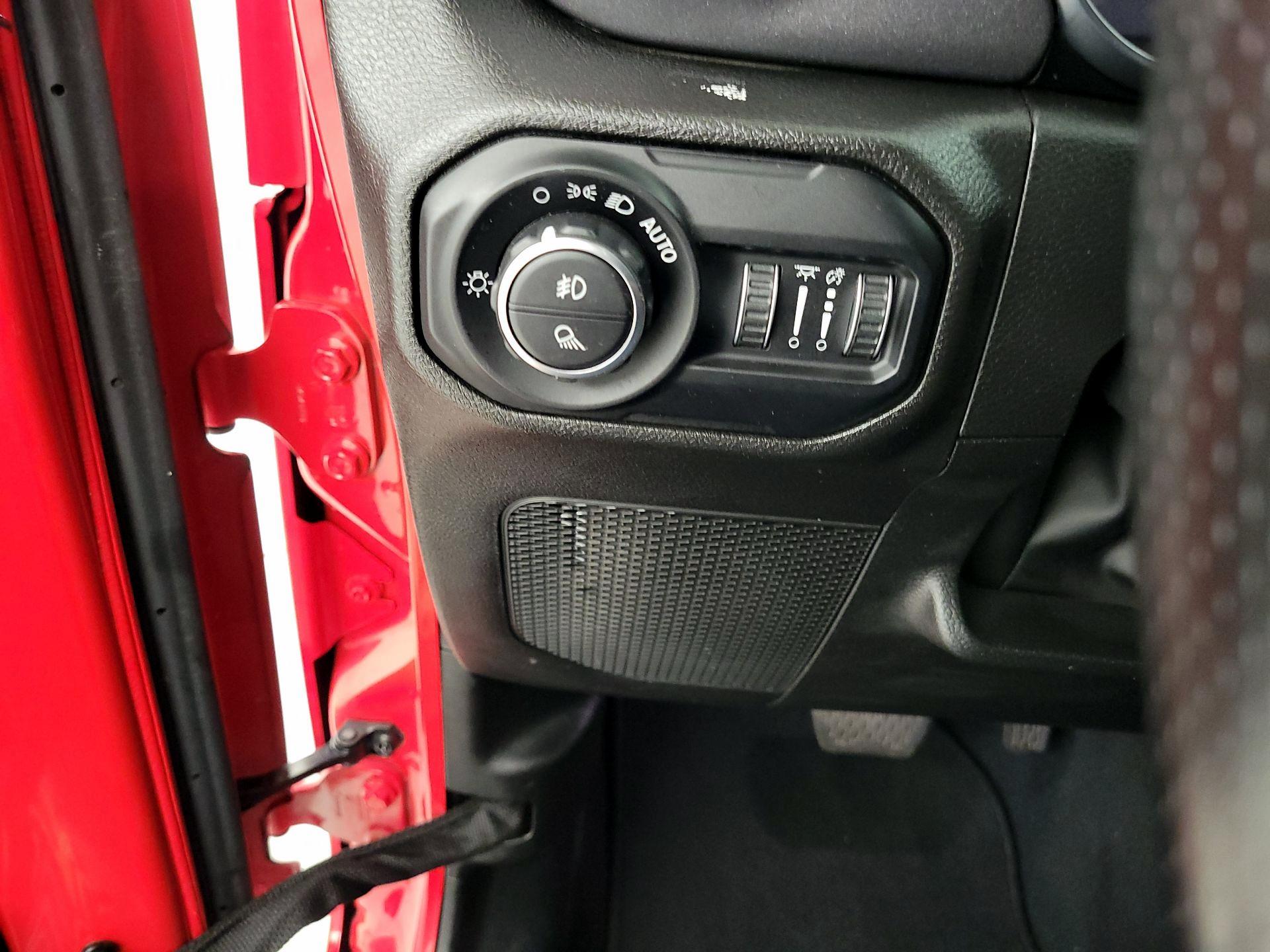 Thumbnail: 2022 Jeep Gladiator - 13