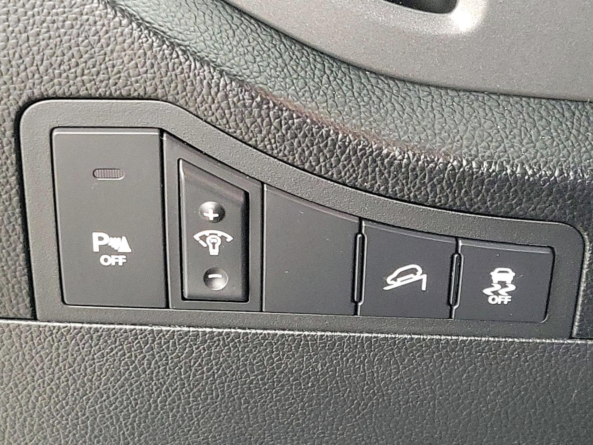 Thumbnail: 2013 Kia Sportage - 13