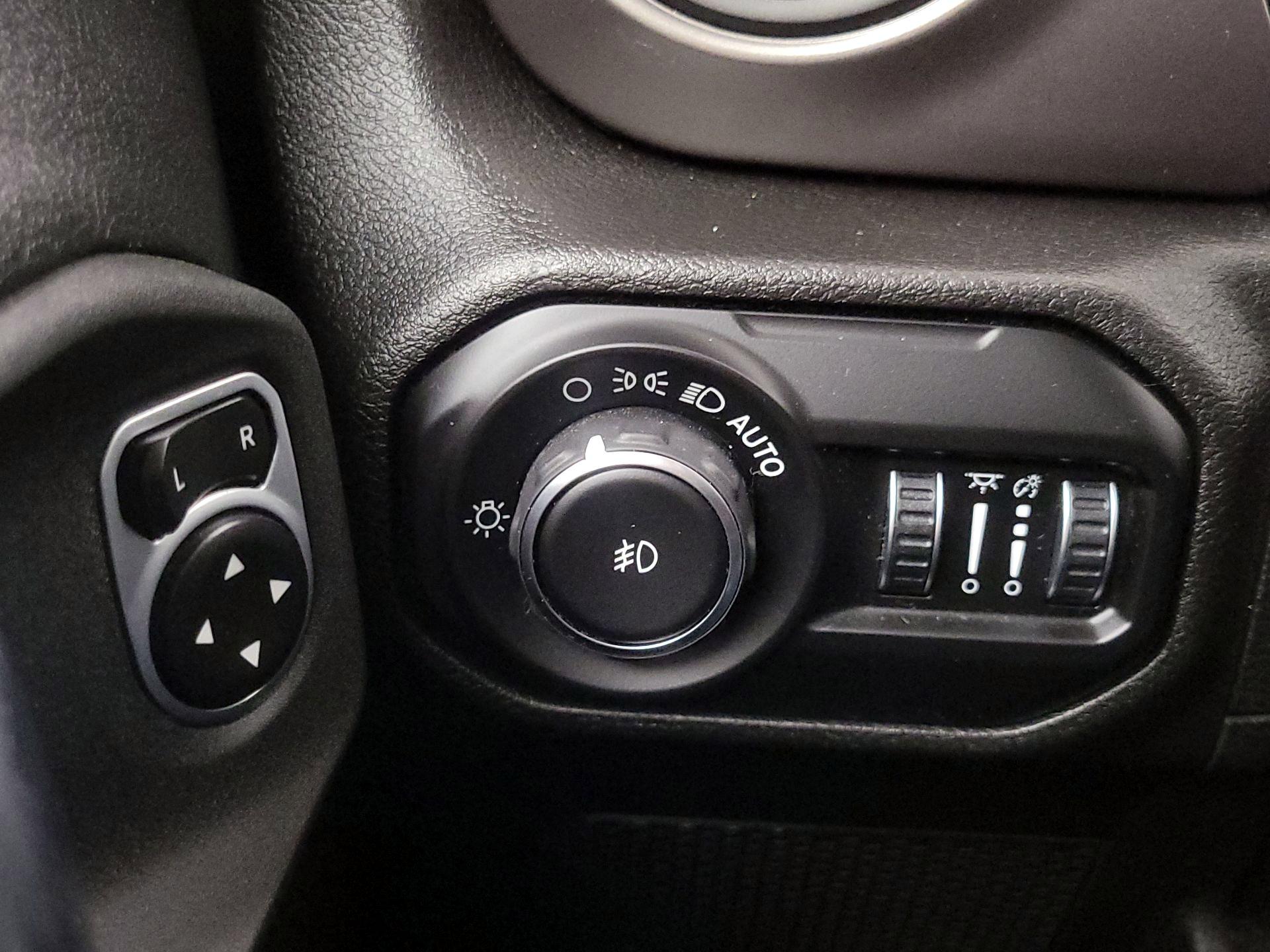 Thumbnail: 2020 Jeep Wrangler - 13