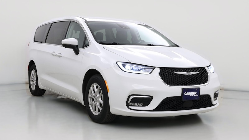 2023 Chrysler Pacifica Touring L Hero Image