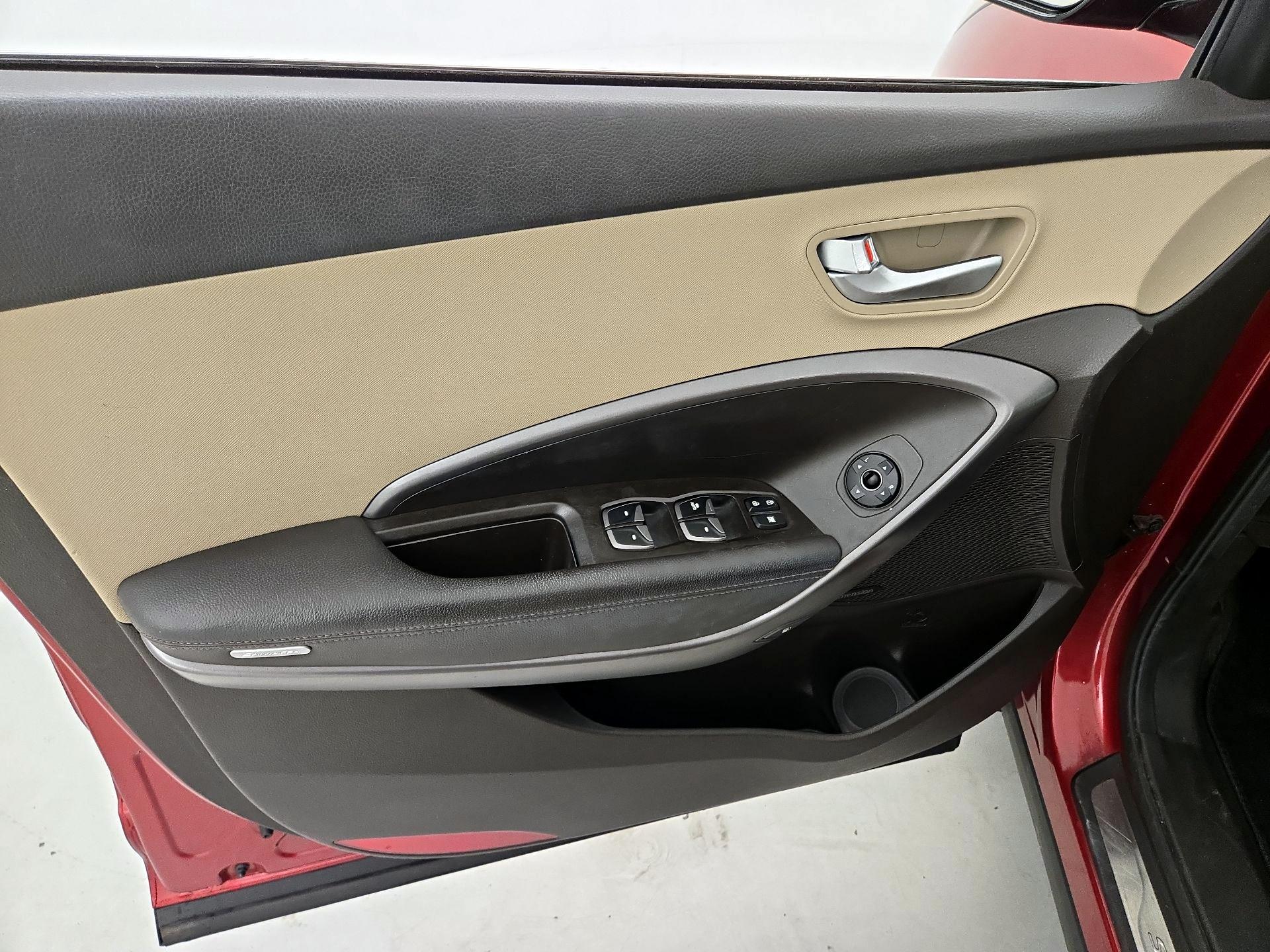 Thumbnail: 2013 Hyundai Santa Fe - 12