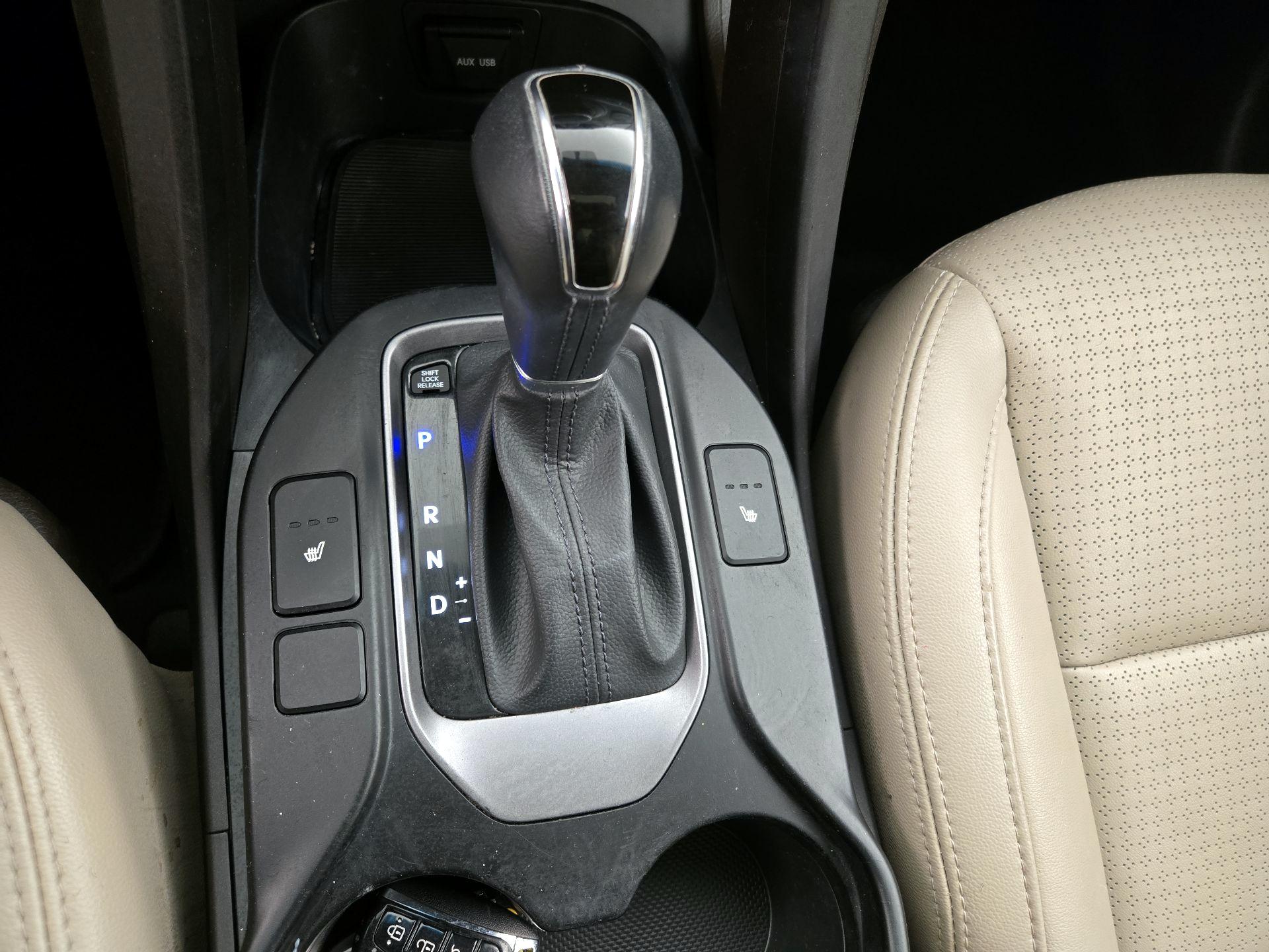 Thumbnail: 2013 Hyundai Santa Fe - 18