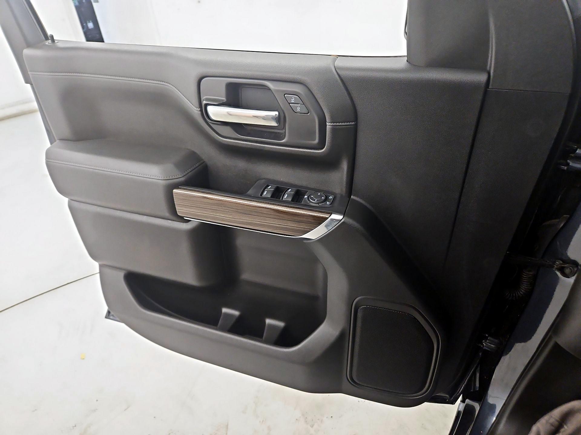 Thumbnail: 2021 Chevrolet Silverado 1500 - 12