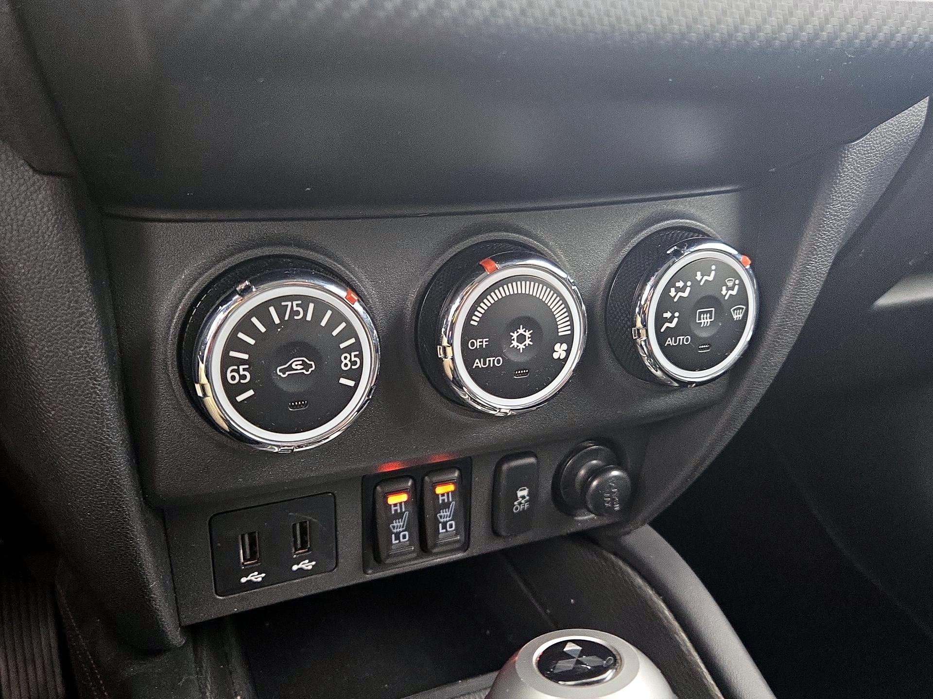 Thumbnail: 2019 Mitsubishi Outlander Sport - 16