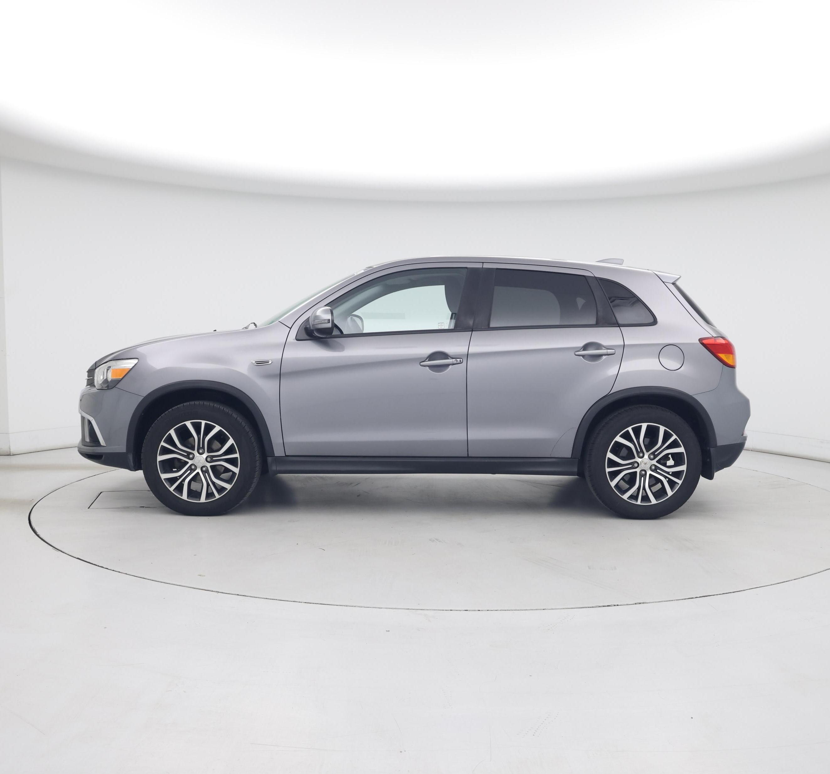 Thumbnail: 2019 Mitsubishi Outlander Sport - 3