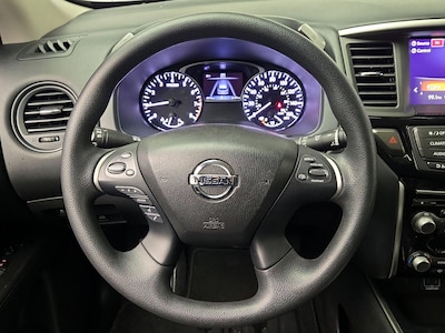 Steering Wheel & Instrument Cluster (On)