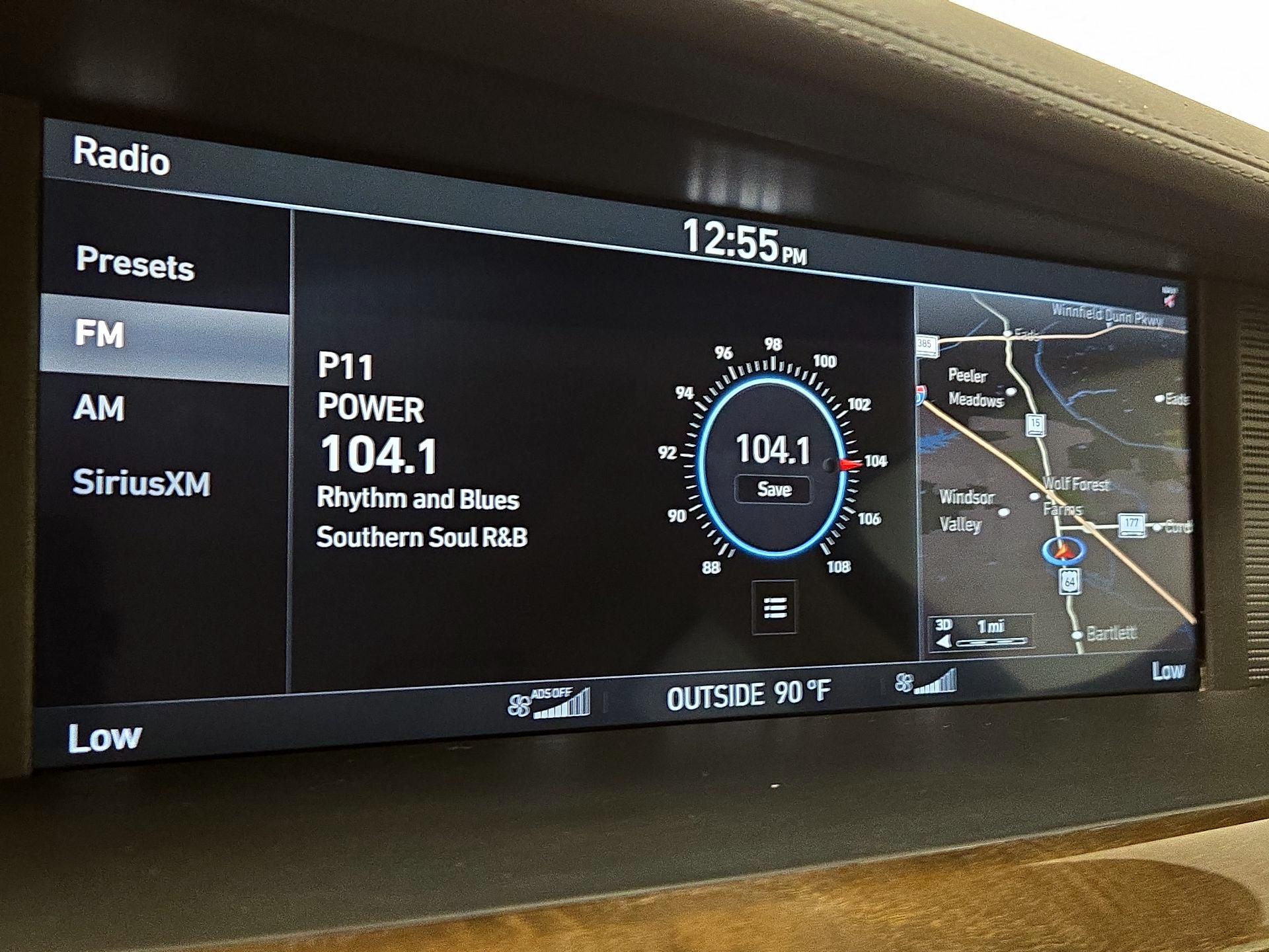 Thumbnail: 2017 Genesis G90 - 16