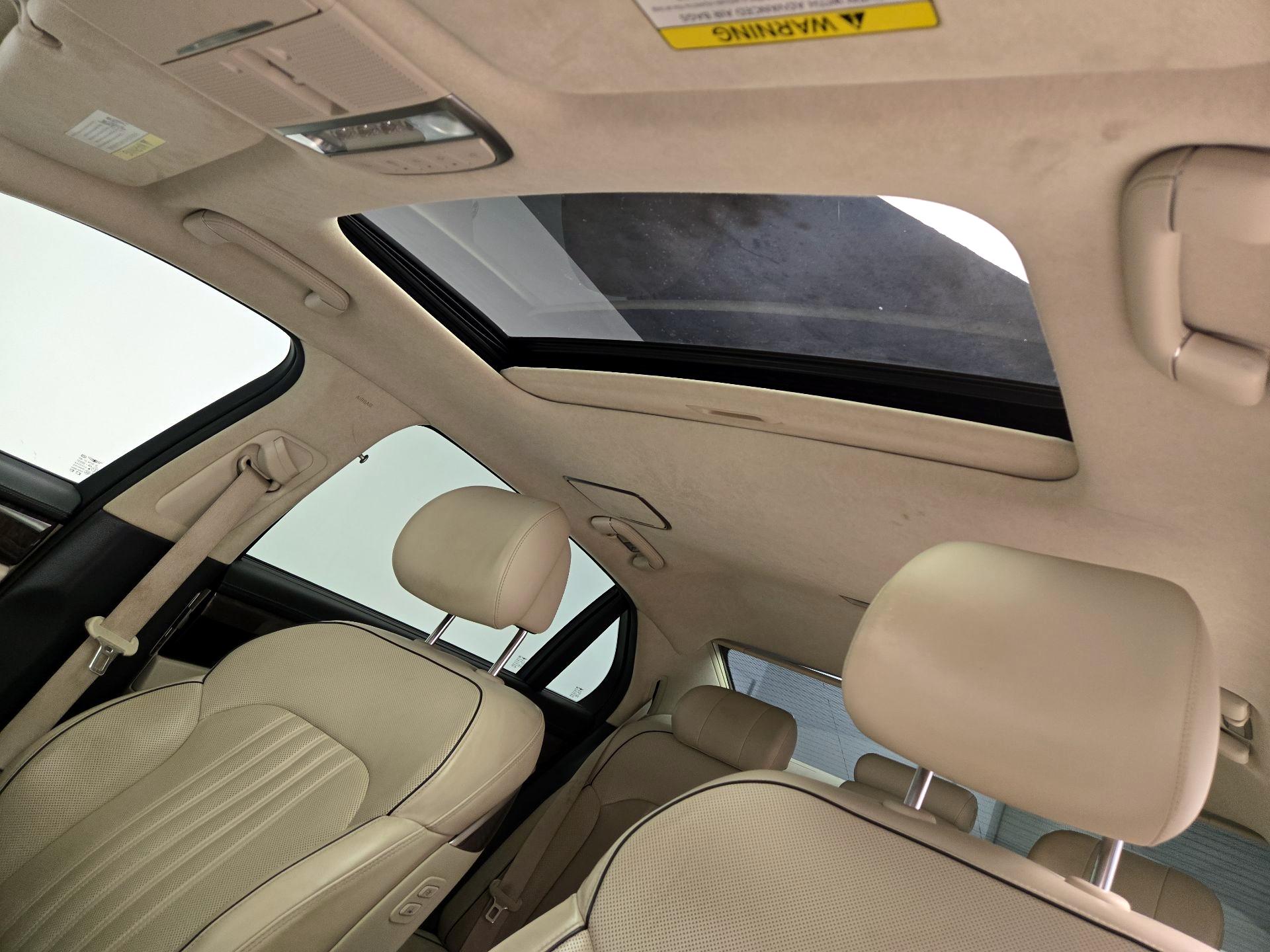 Thumbnail: 2017 Genesis G90 - 20