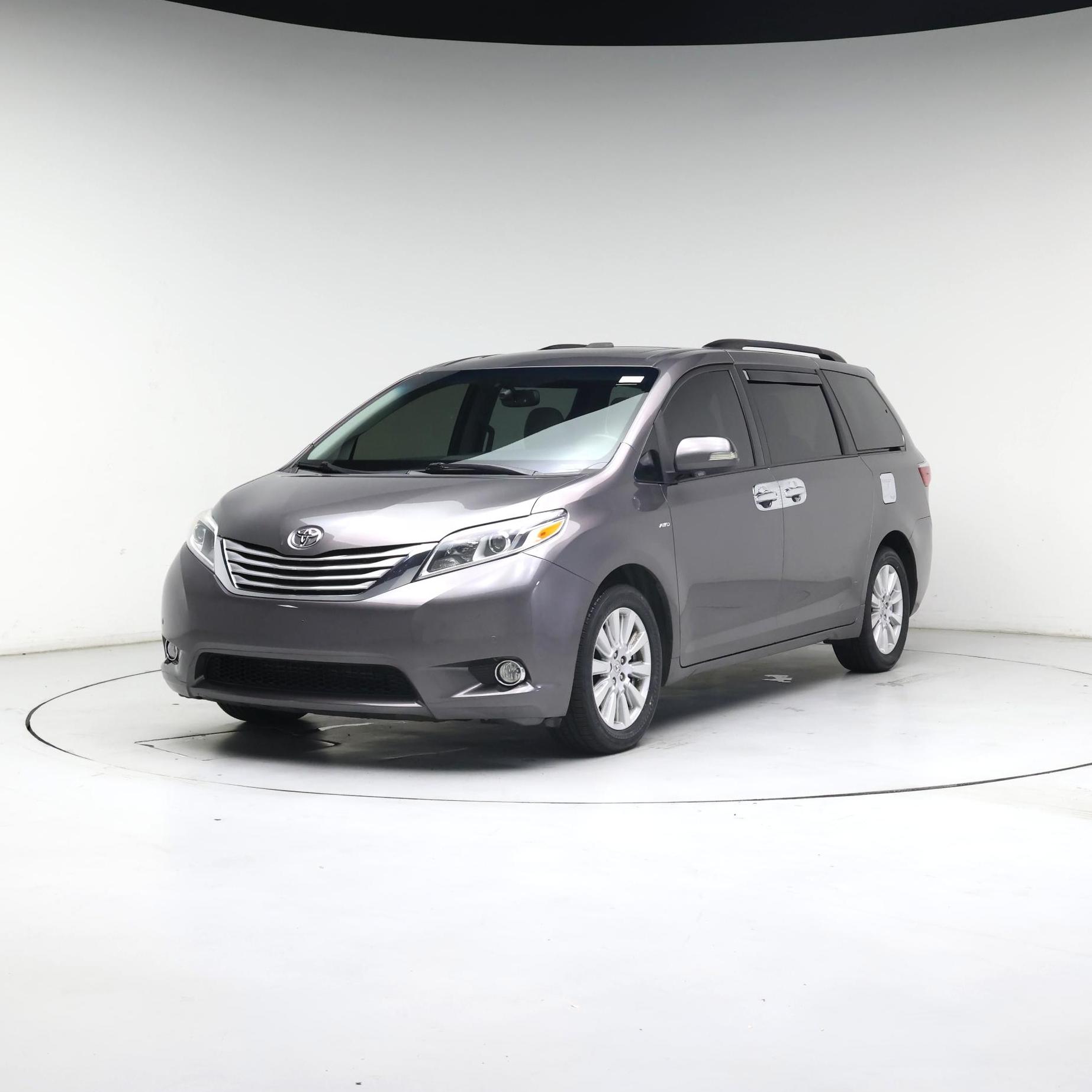 Thumbnail: 2017 Toyota Sienna - 4