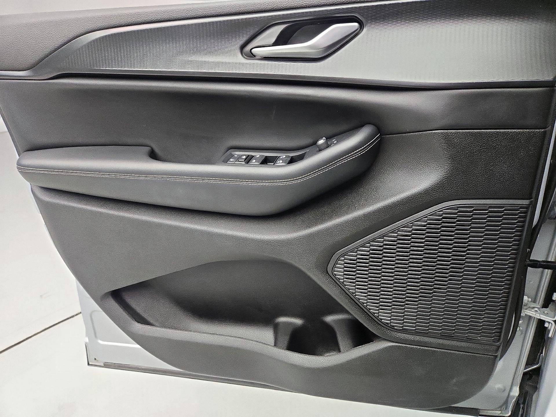 Thumbnail: 2023 Jeep Grand Cherokee - 12