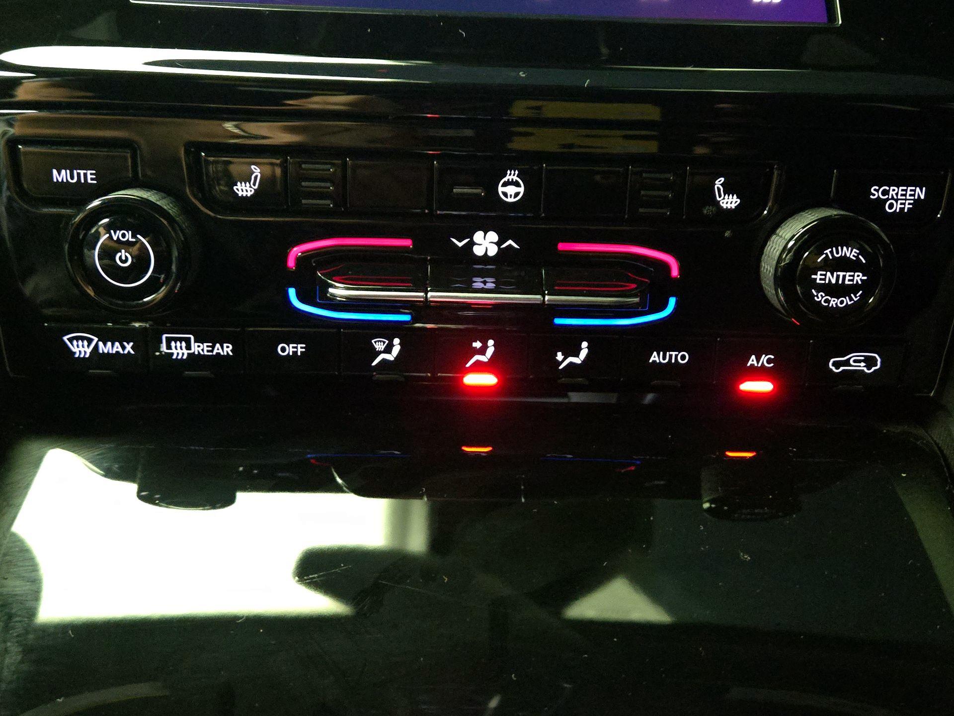 Thumbnail: 2023 Jeep Grand Cherokee - 16